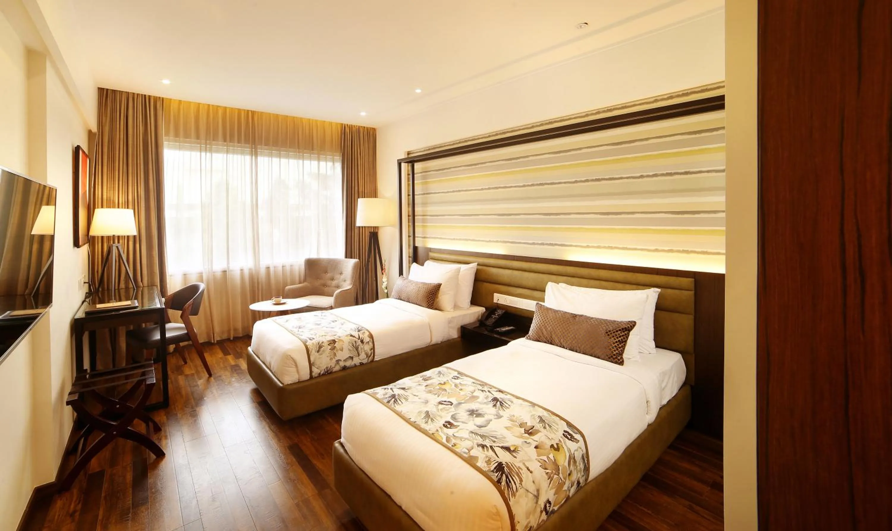 Photo of the whole room, Bed in The Royale Senate Race Course, Bangalore