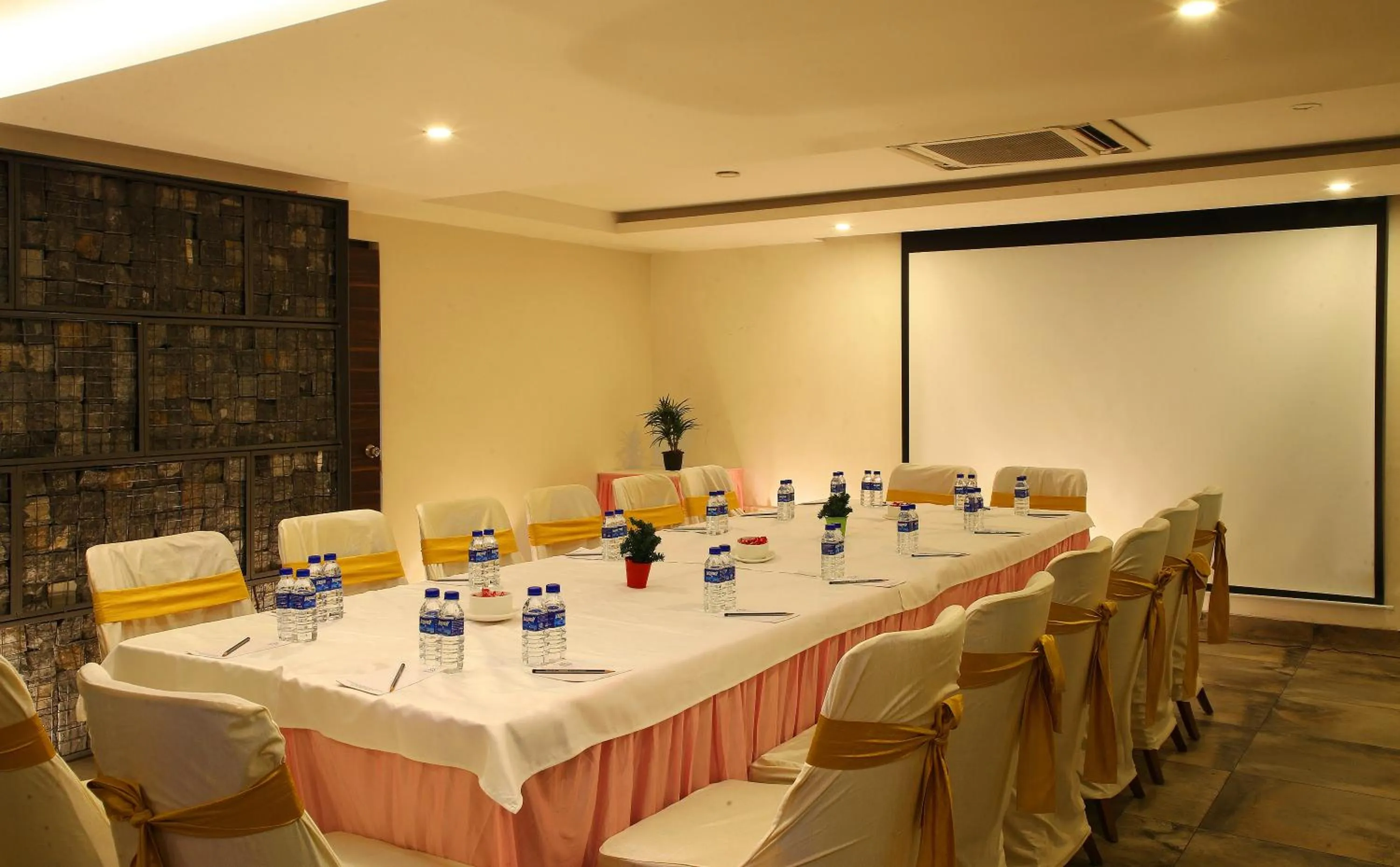 Business facilities in The Royale Senate Race Course, Bangalore