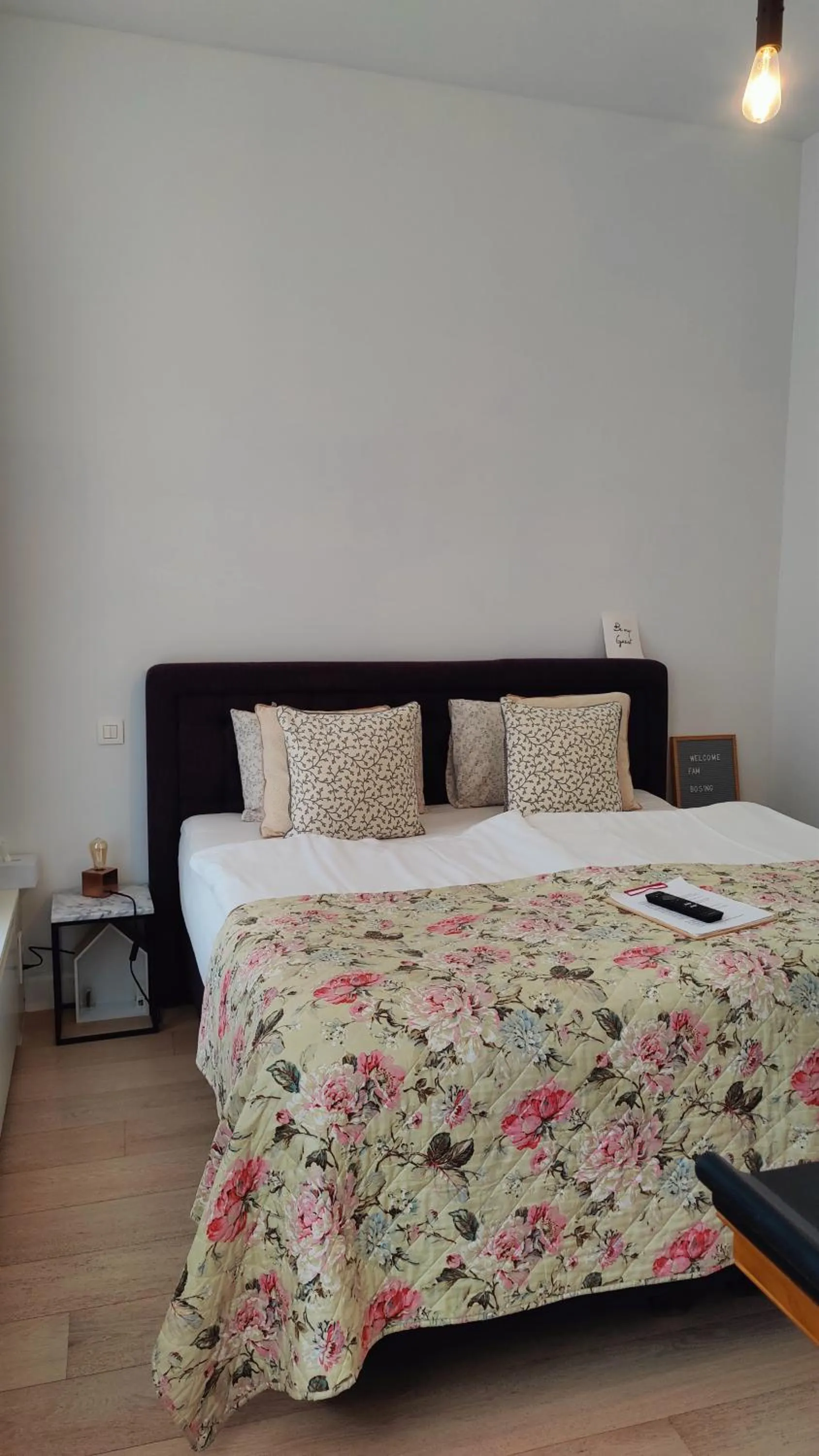 Bed in b&b les invités