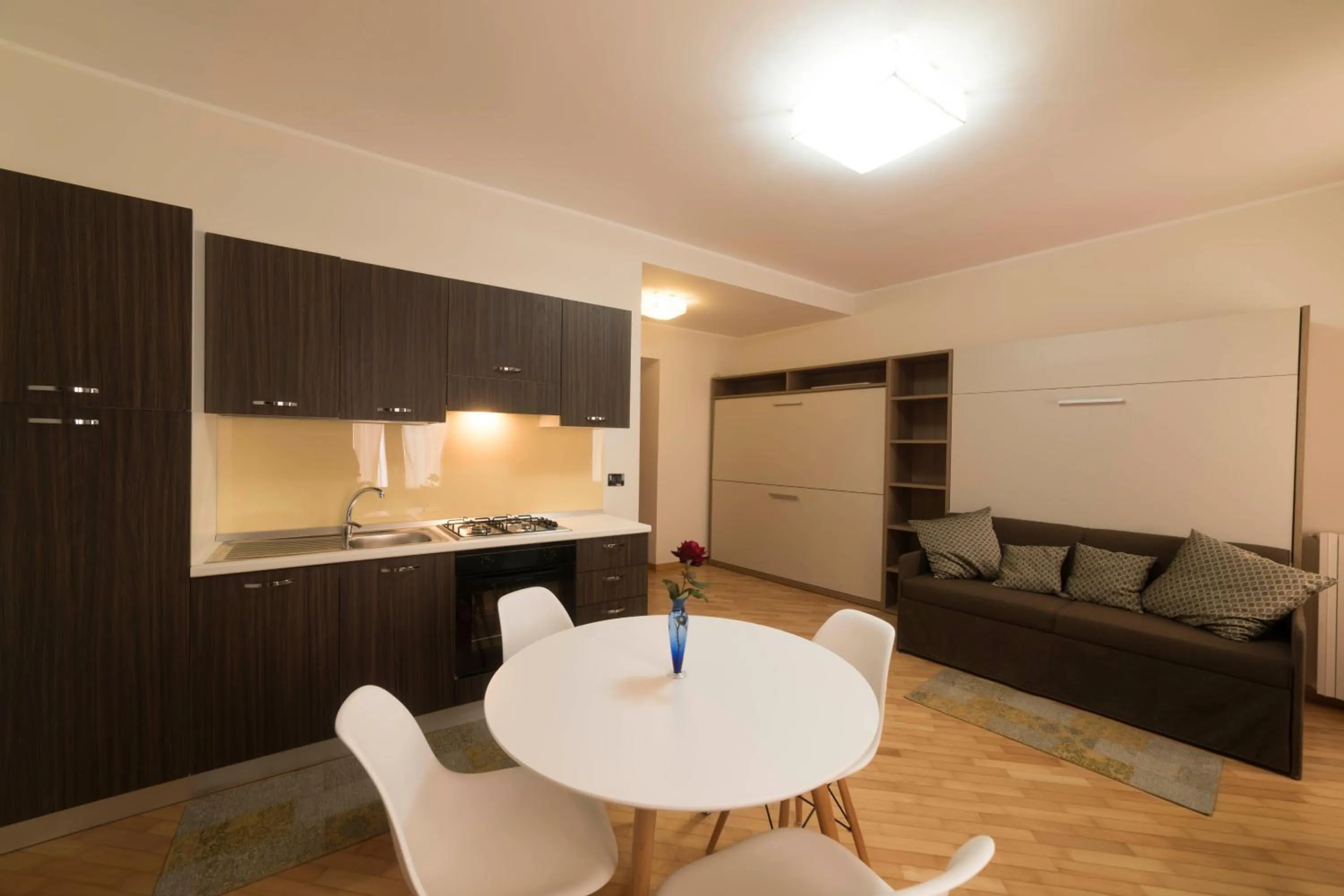 Photo of the whole room in BBuSS Country Club