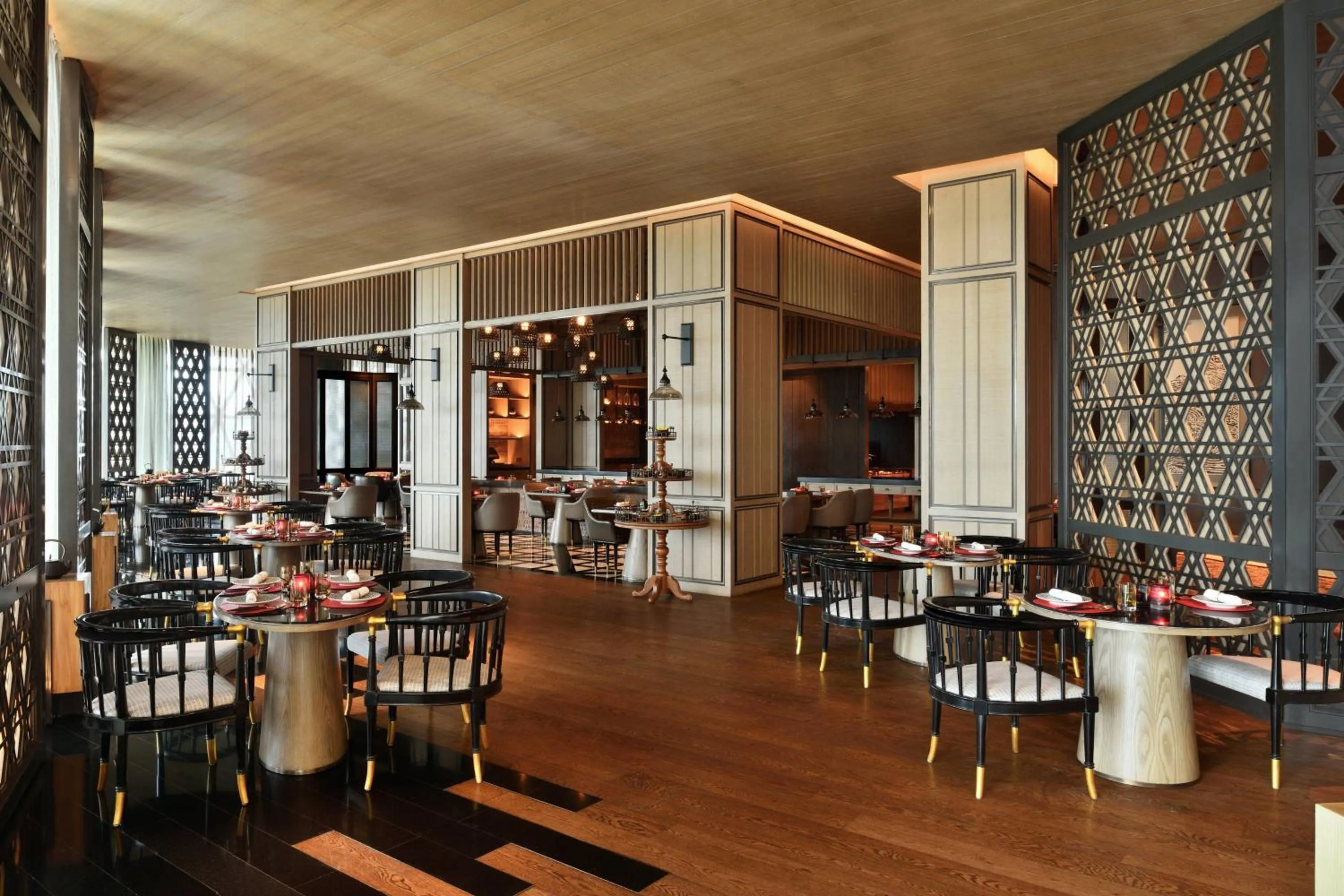 Restaurant/places to eat in JW Marriott Hotel Kolkata