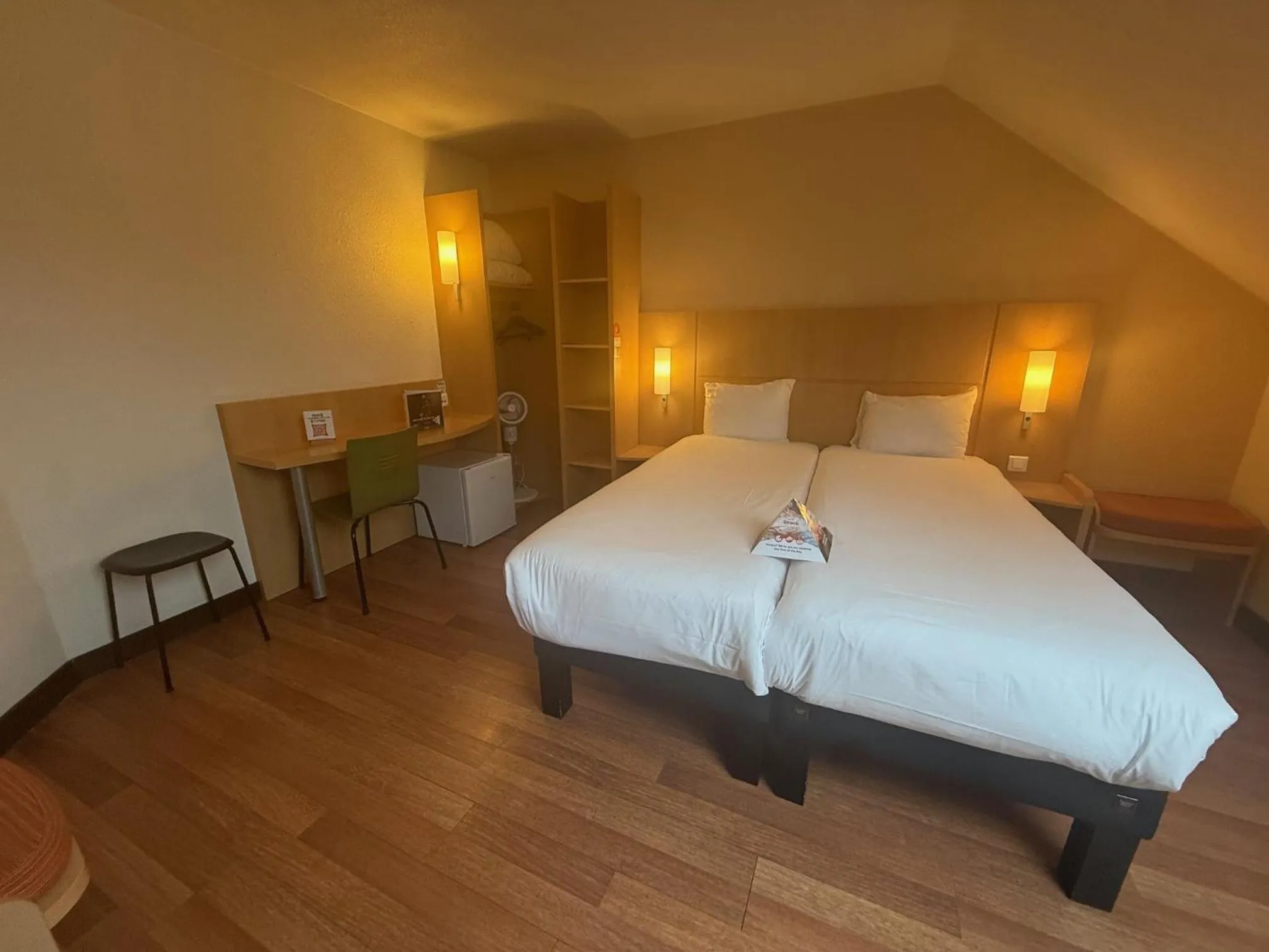 Bedroom, Bed in ibis Brussels Waterloo