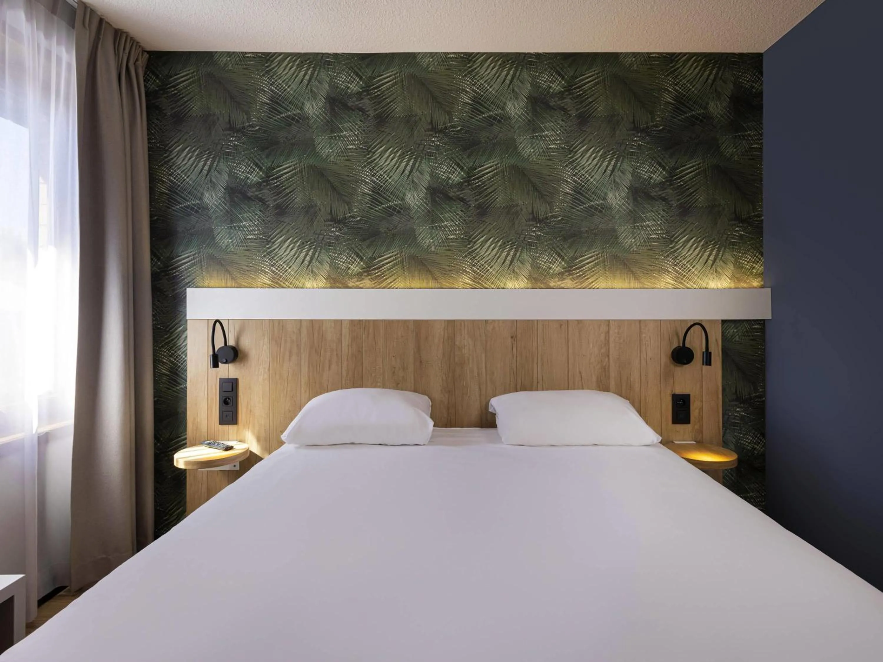 Bedroom, Bed in ibis Brussels Waterloo