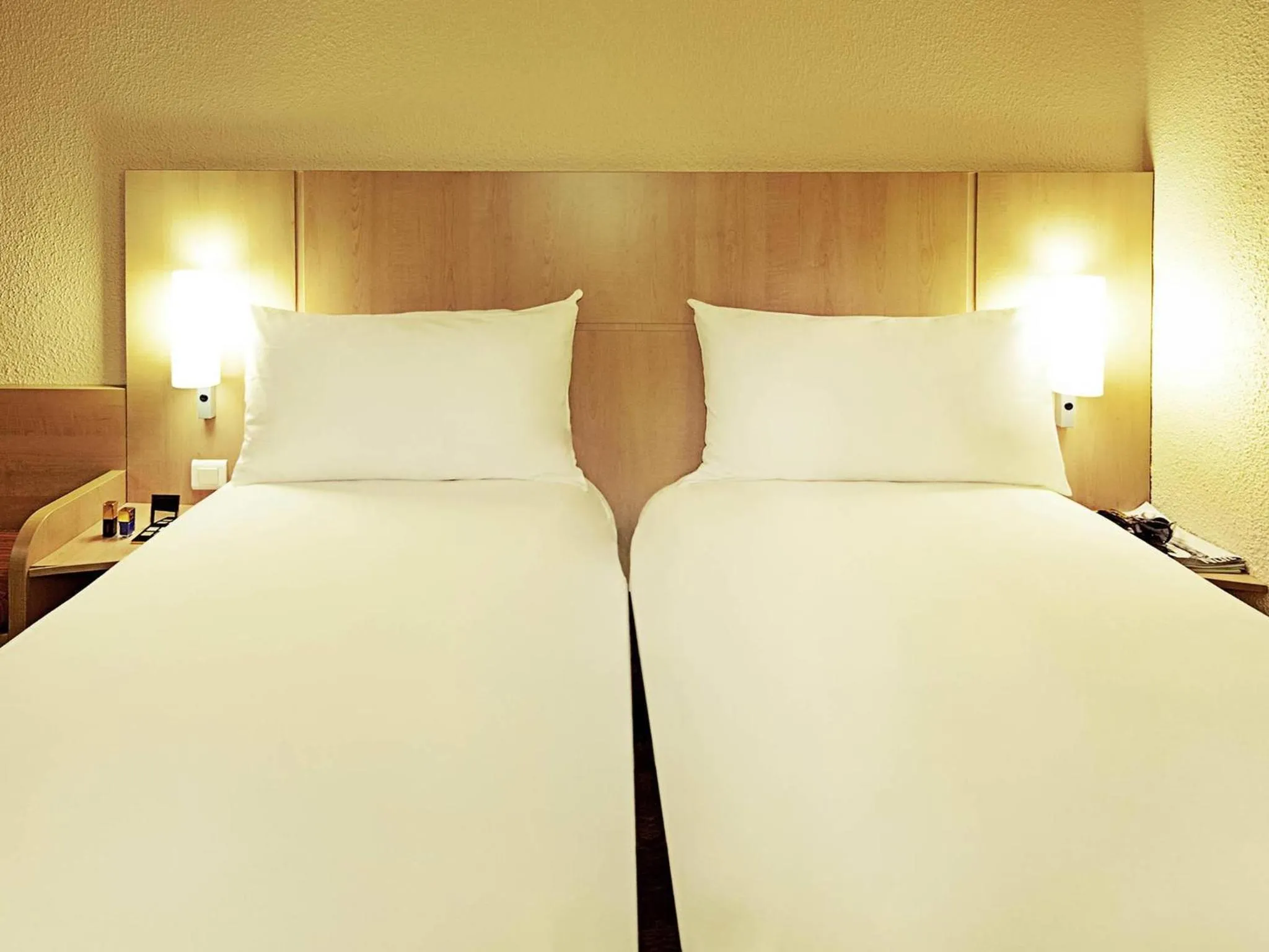 Bedroom, Bed in ibis Brussels Waterloo