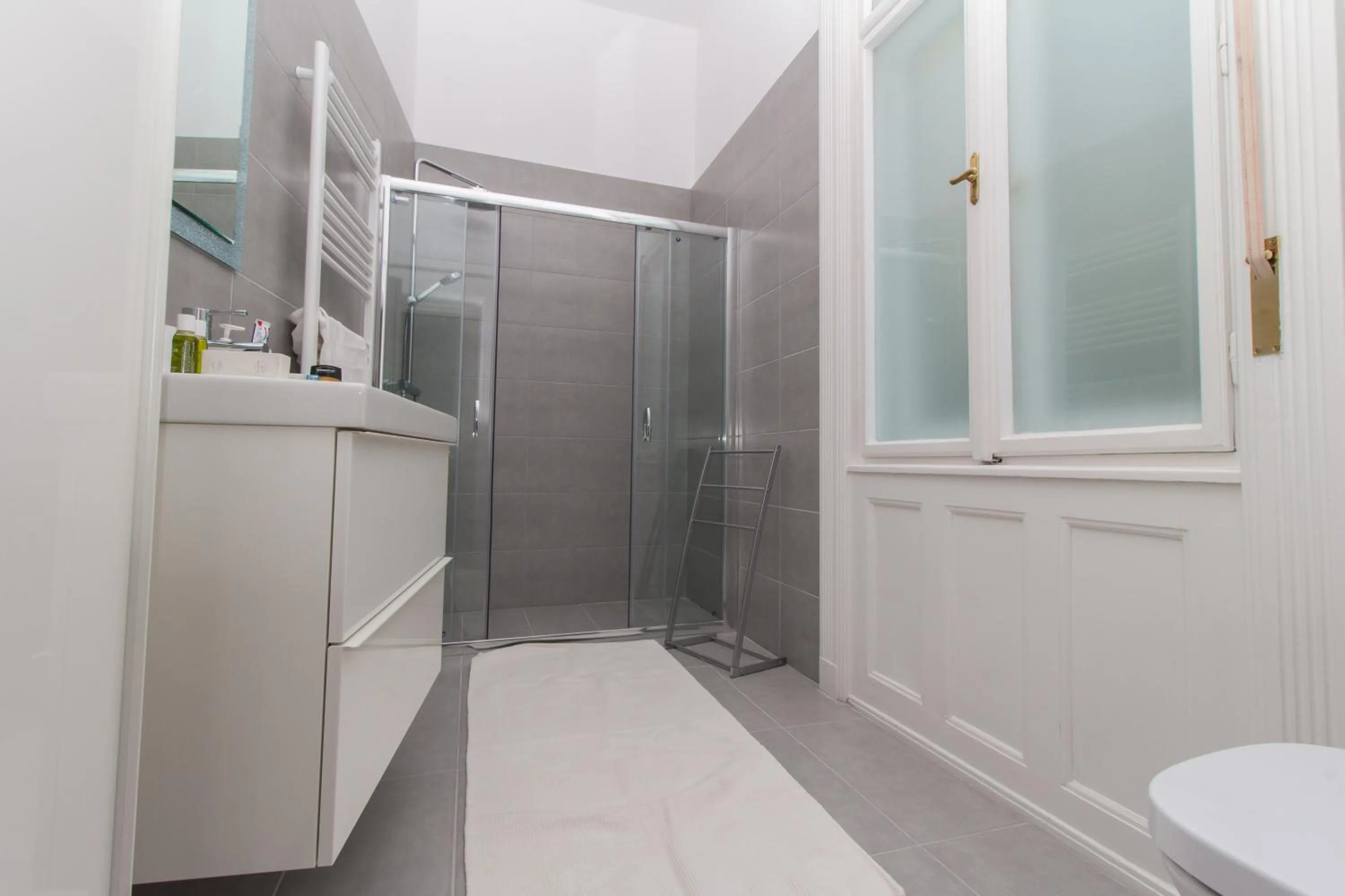 Bathroom in Butterfly Home Danube