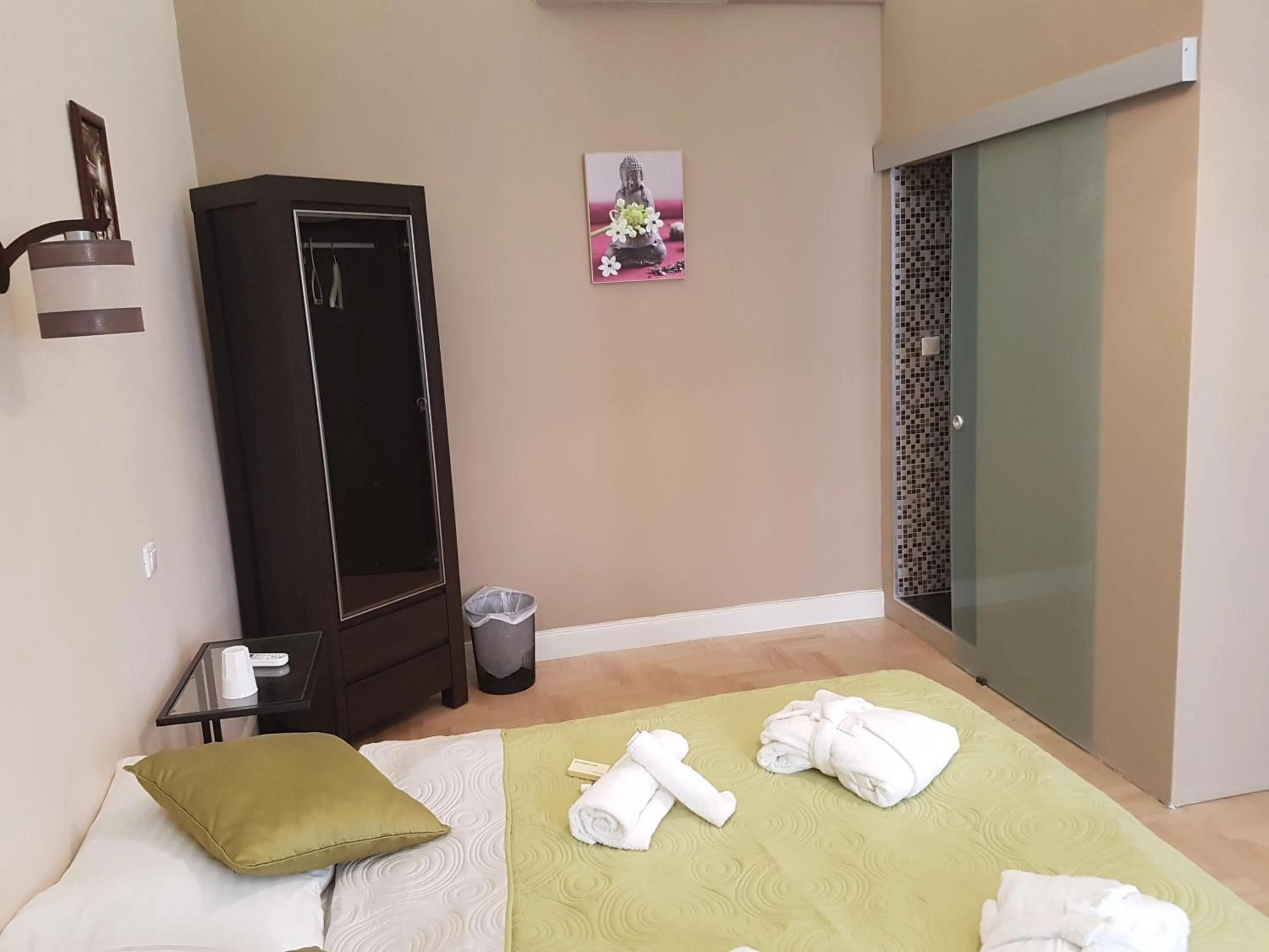 Bed in Butterfly Home Danube