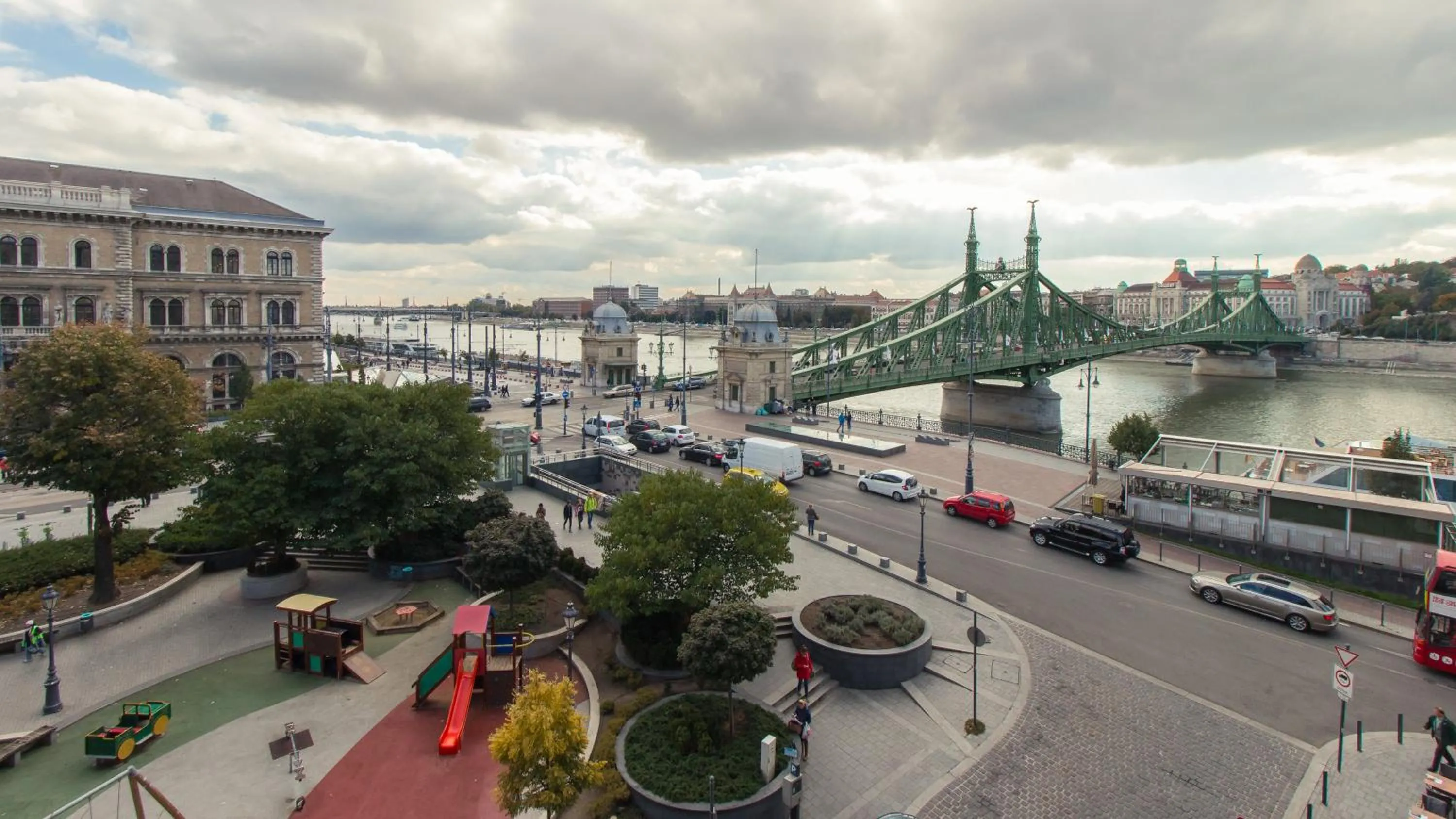 City view in Butterfly Home Danube