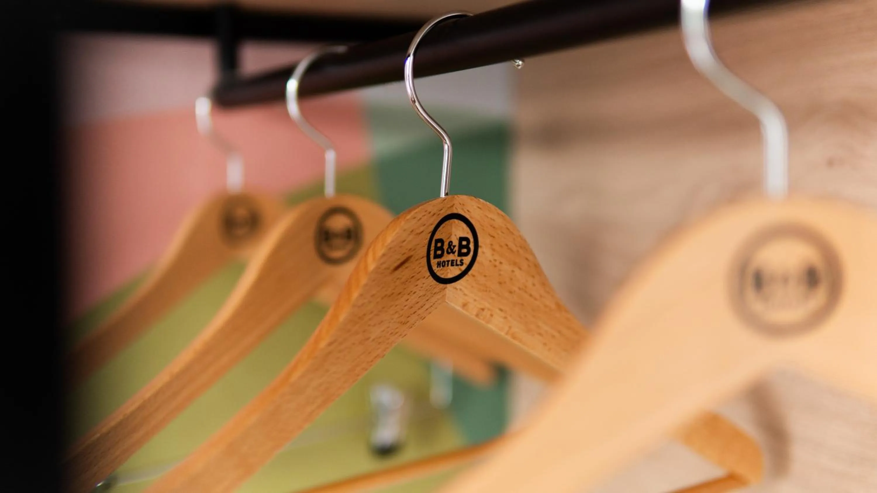 Property logo or sign in B&B HOTEL Mons Gare