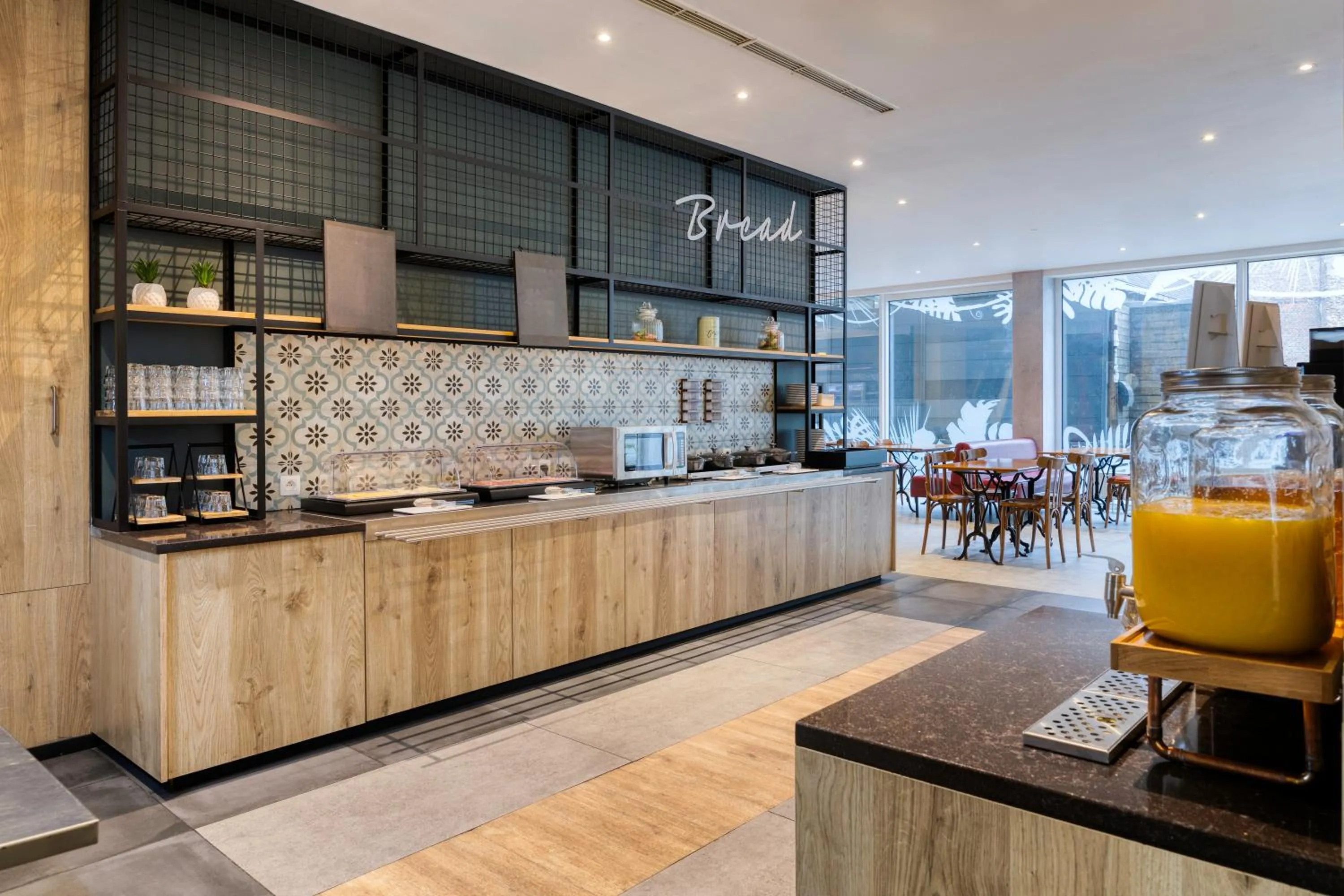 Breakfast in B&B HOTEL Mons Gare