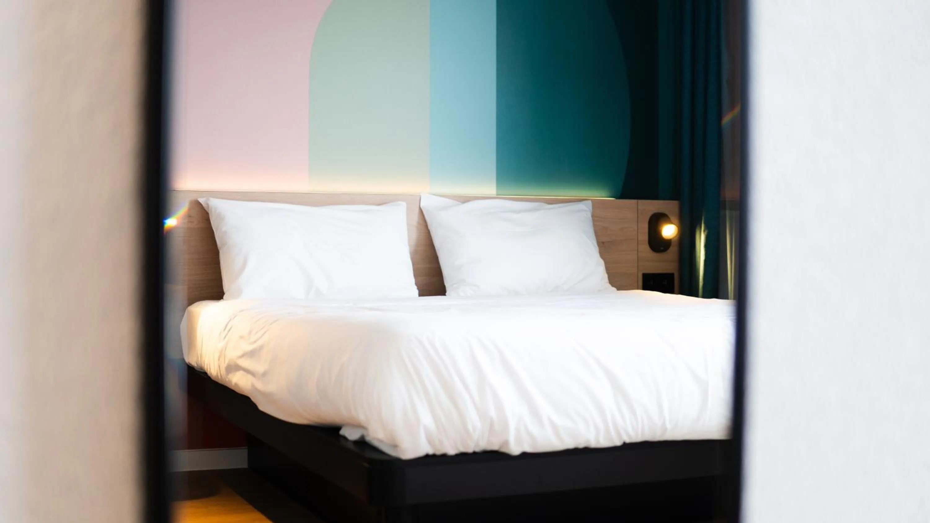 Bed in B&B HOTEL Mons Gare