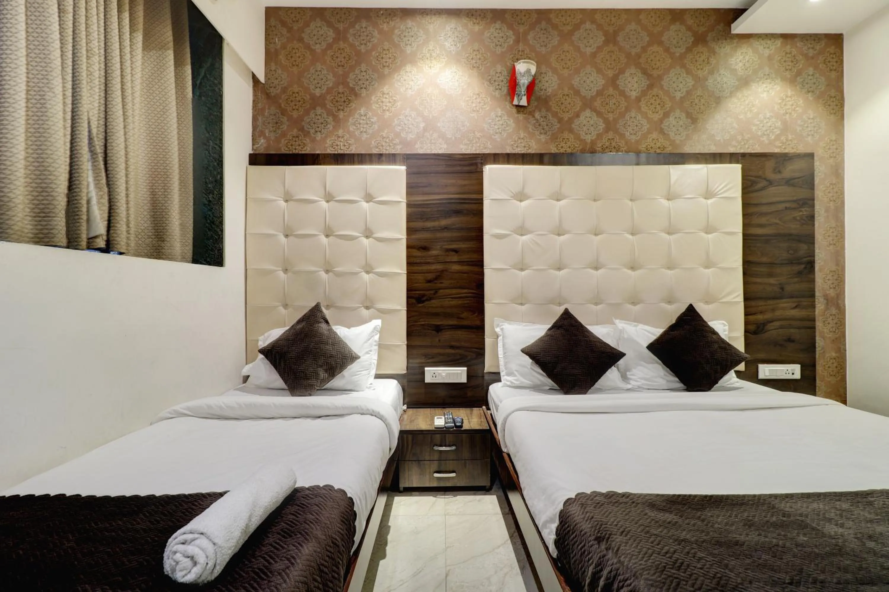 Bedroom, Bed in Hotel A. K. International - Fort