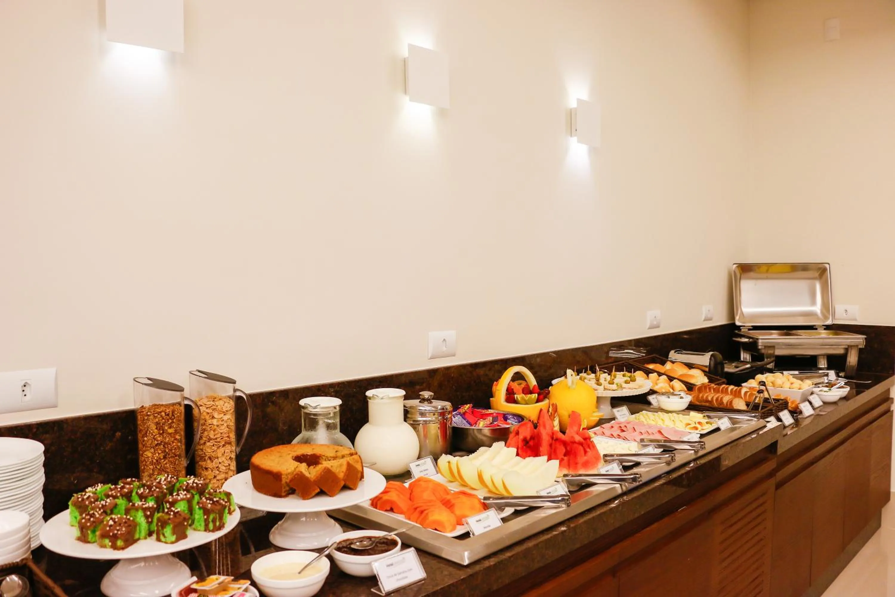 Breakfast in Hotel Jardins