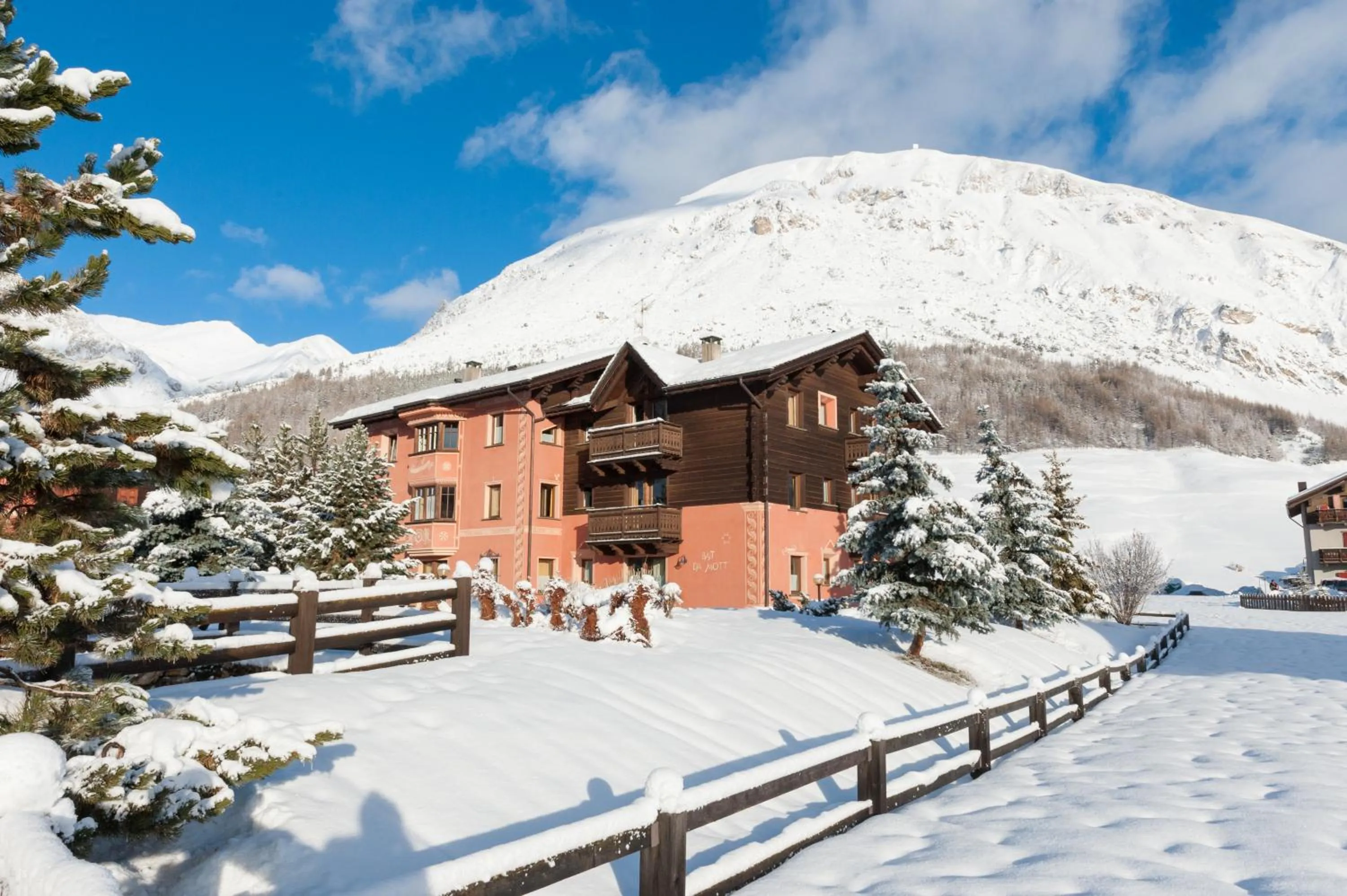 Facade/entrance in Residence Bait da Mott