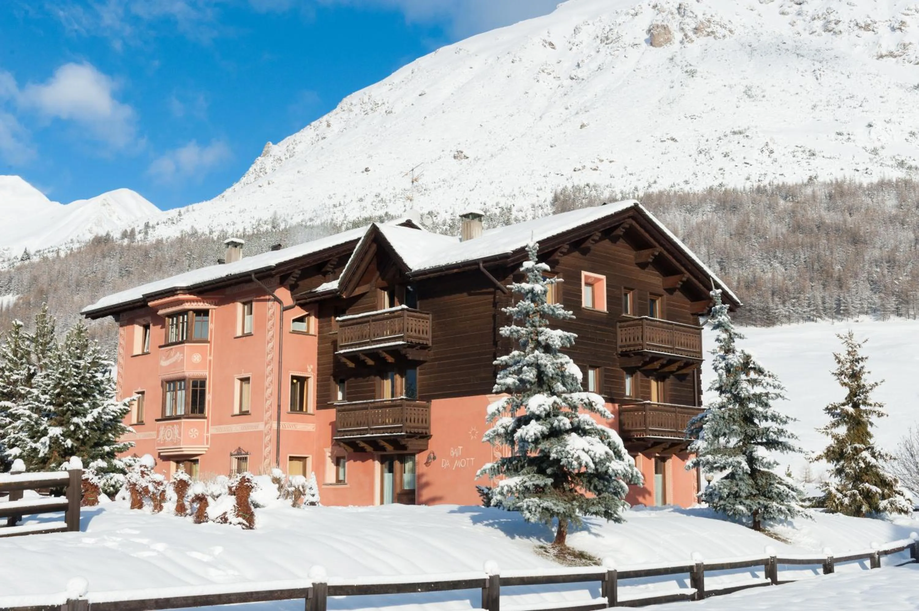 Property building in Residence Bait da Mott