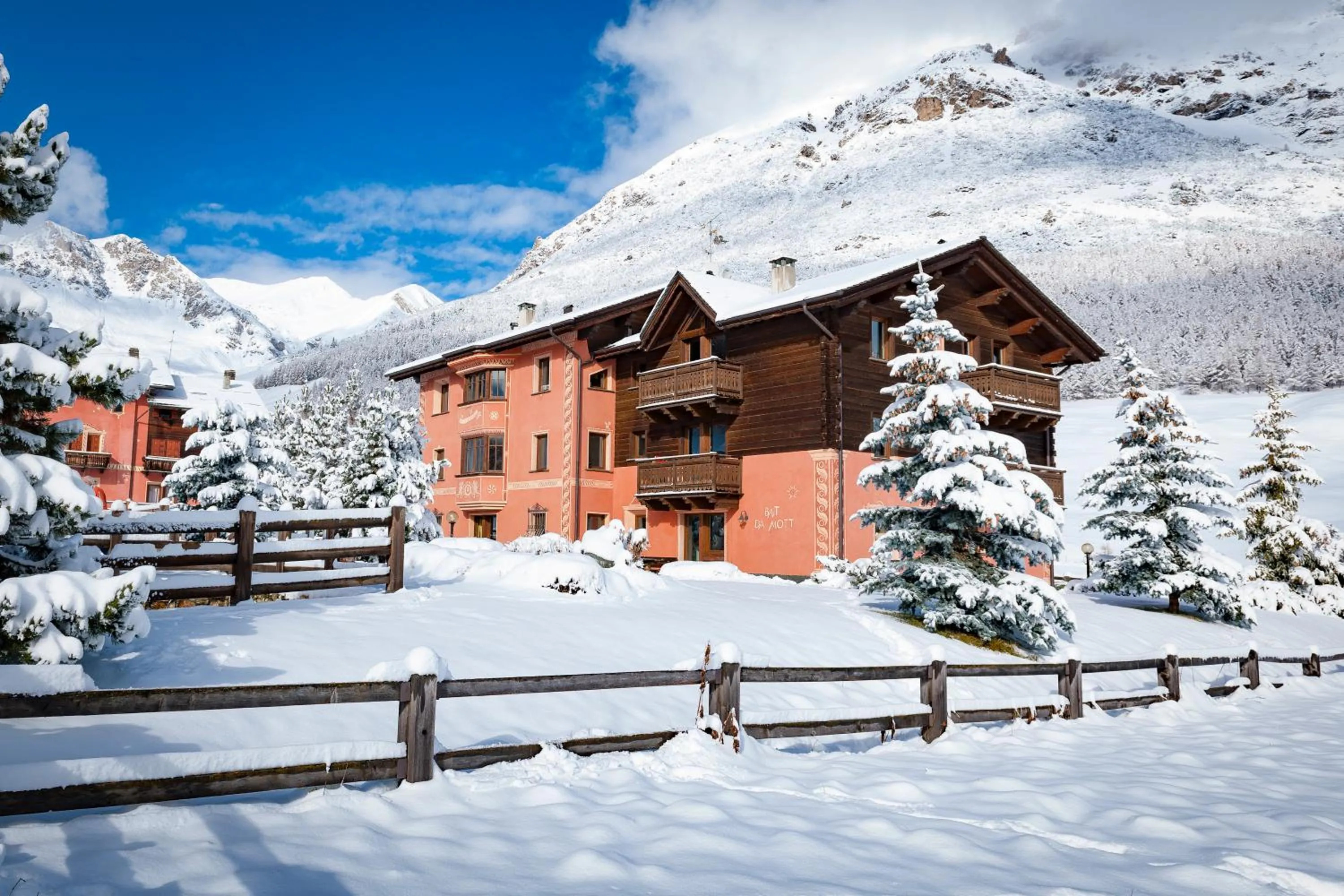 Facade/entrance in Residence Bait da Mott