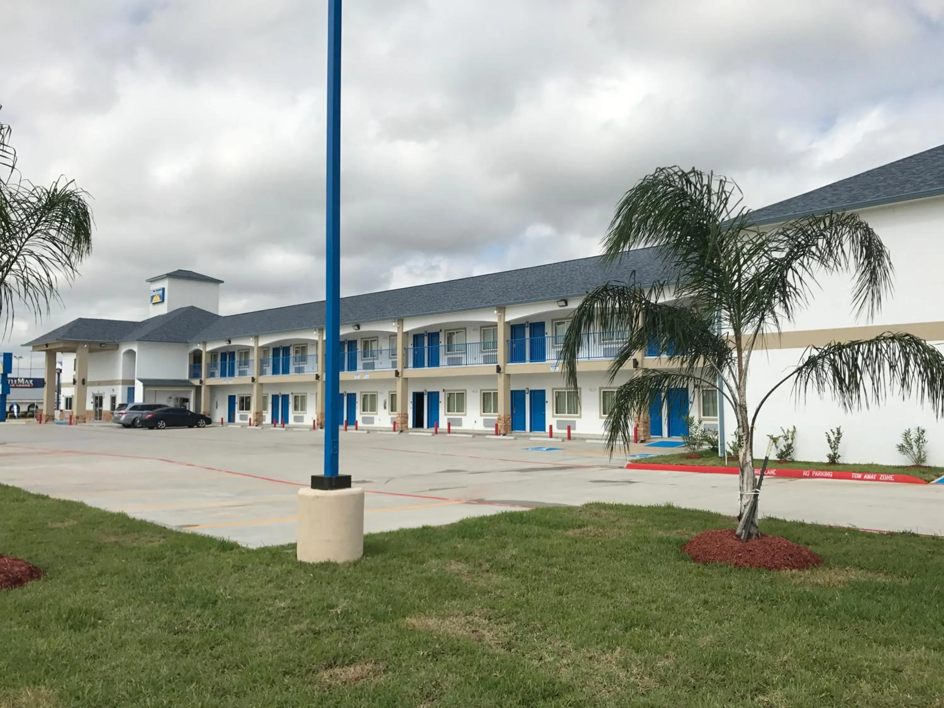 Property building in Deluxe Inn & Suites - Baytown