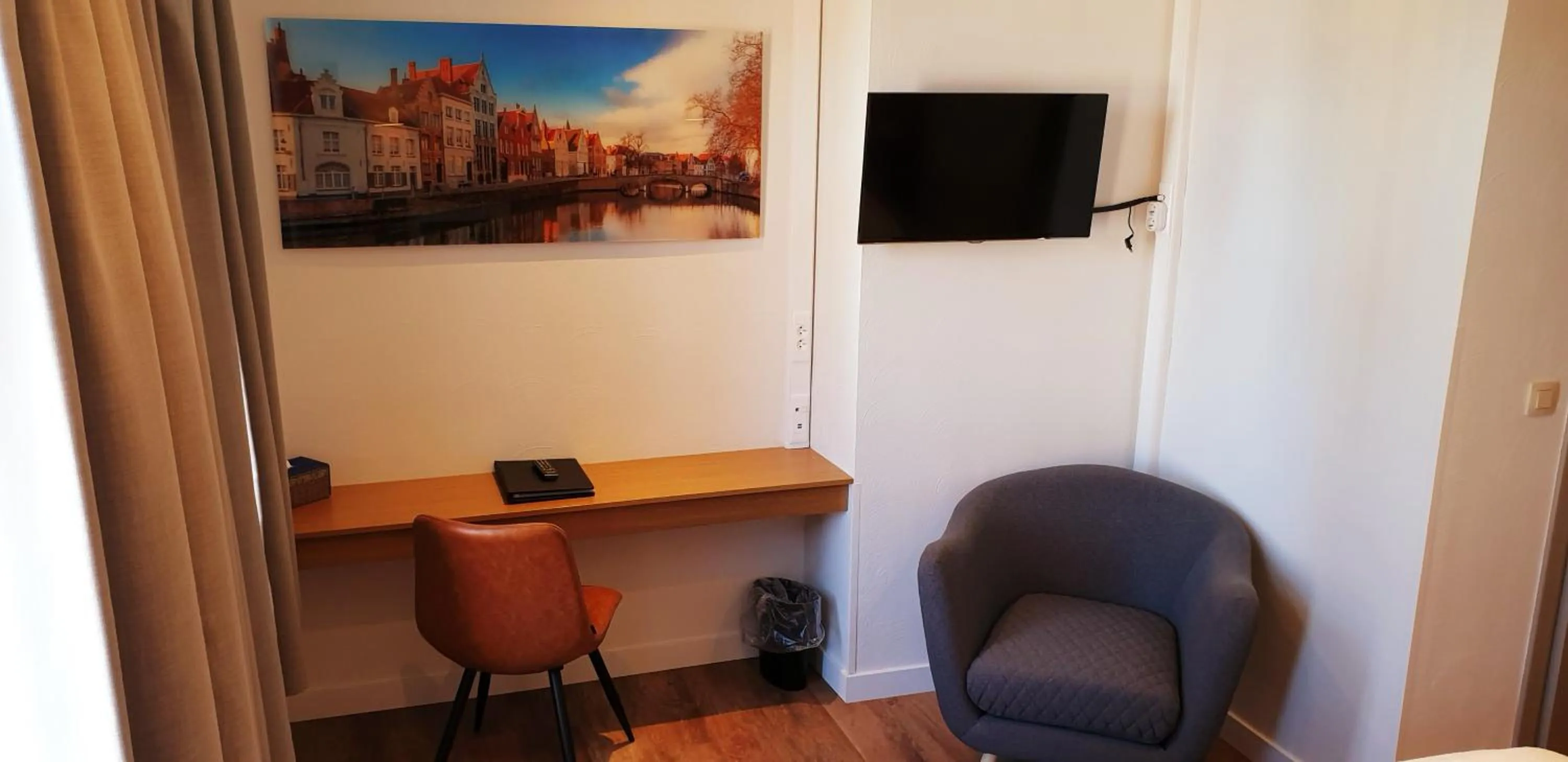 TV and multimedia in Hotel Asiris