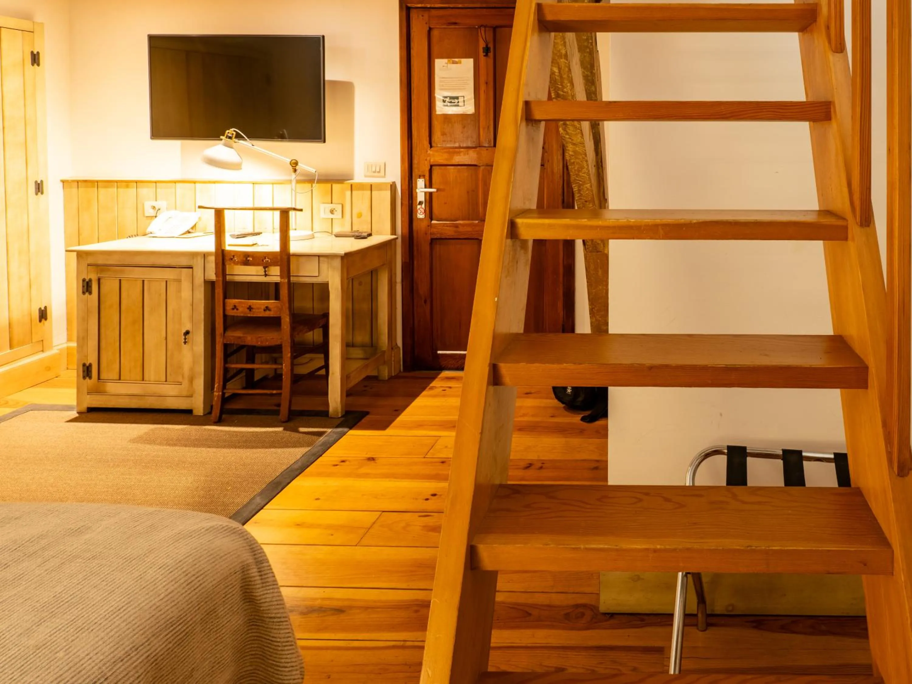 TV and multimedia, Bed in Hotel Monasterium PoortAckere Ghent