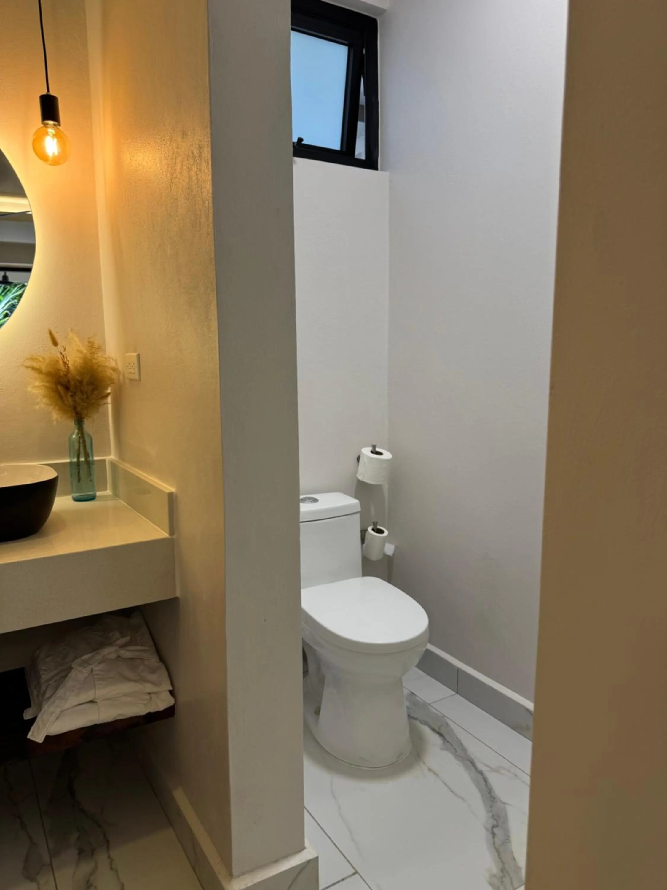 Toilet in Tamarindo Sunshine