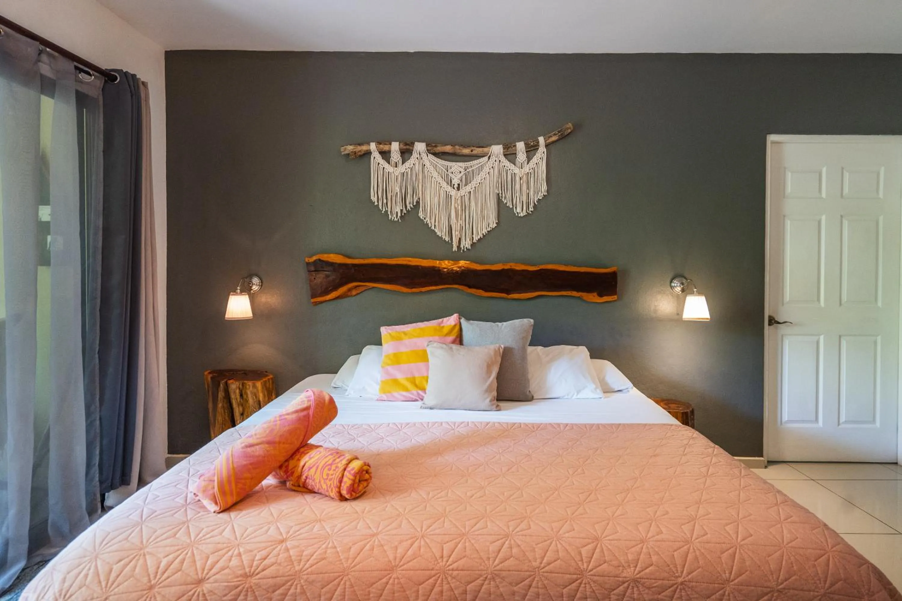 Bed in Tamarindo Sunshine