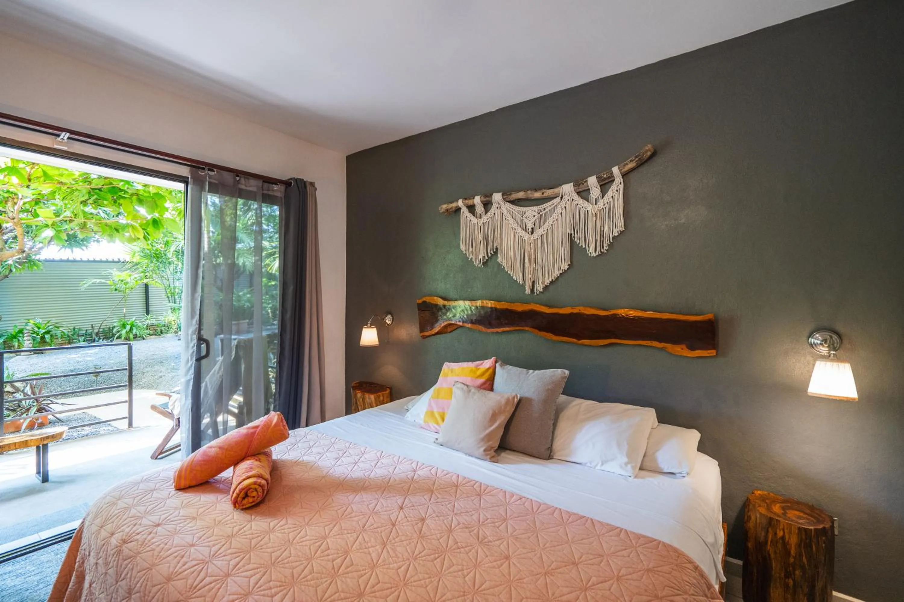 Bed in Tamarindo Sunshine