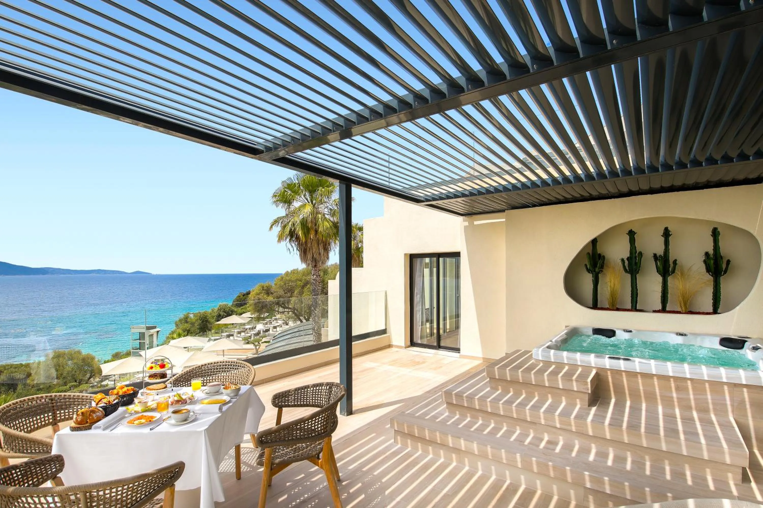 Patio in Hôtel Marinca & Spa