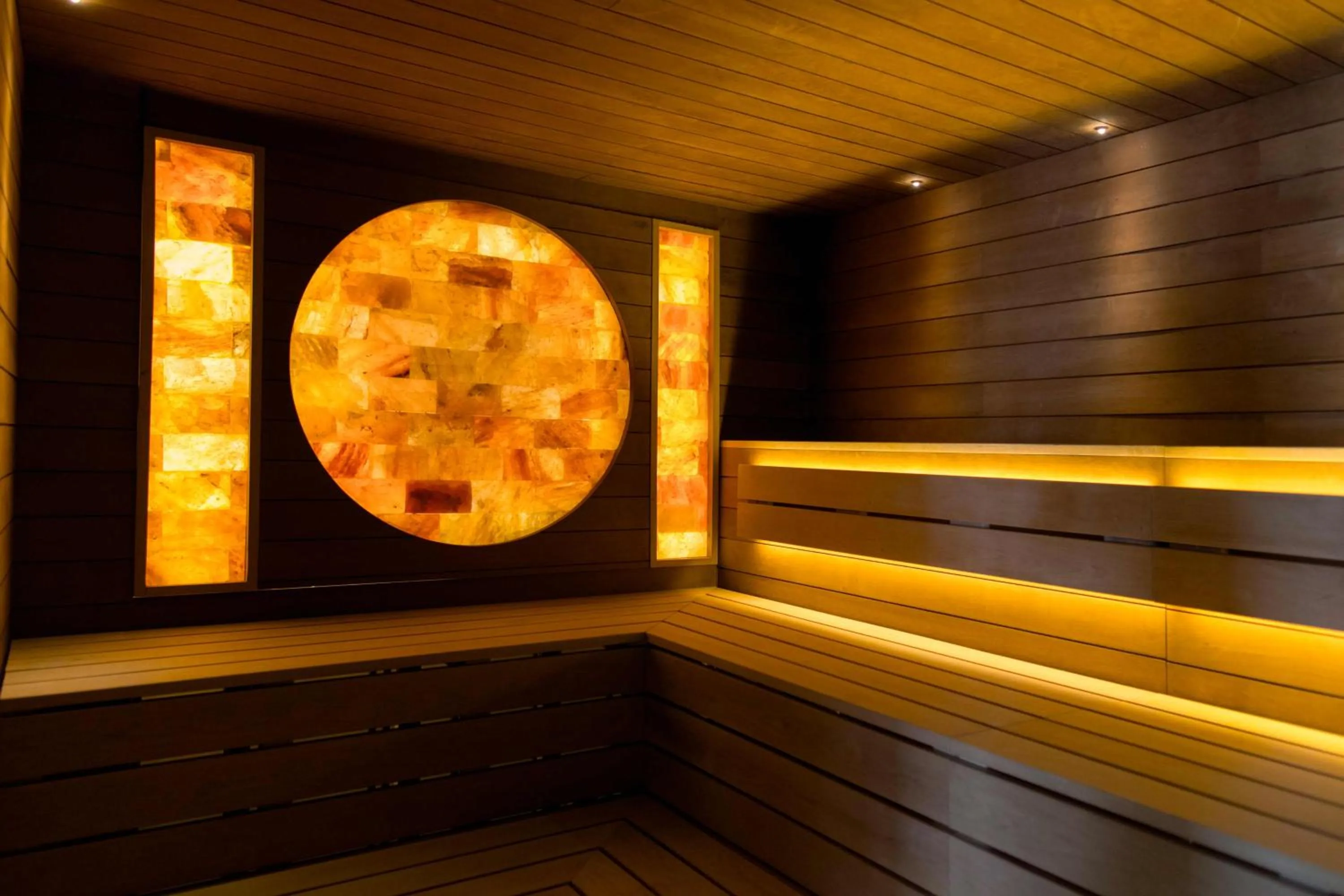 Spa and wellness centre/facilities in Hôtel Marinca & Spa