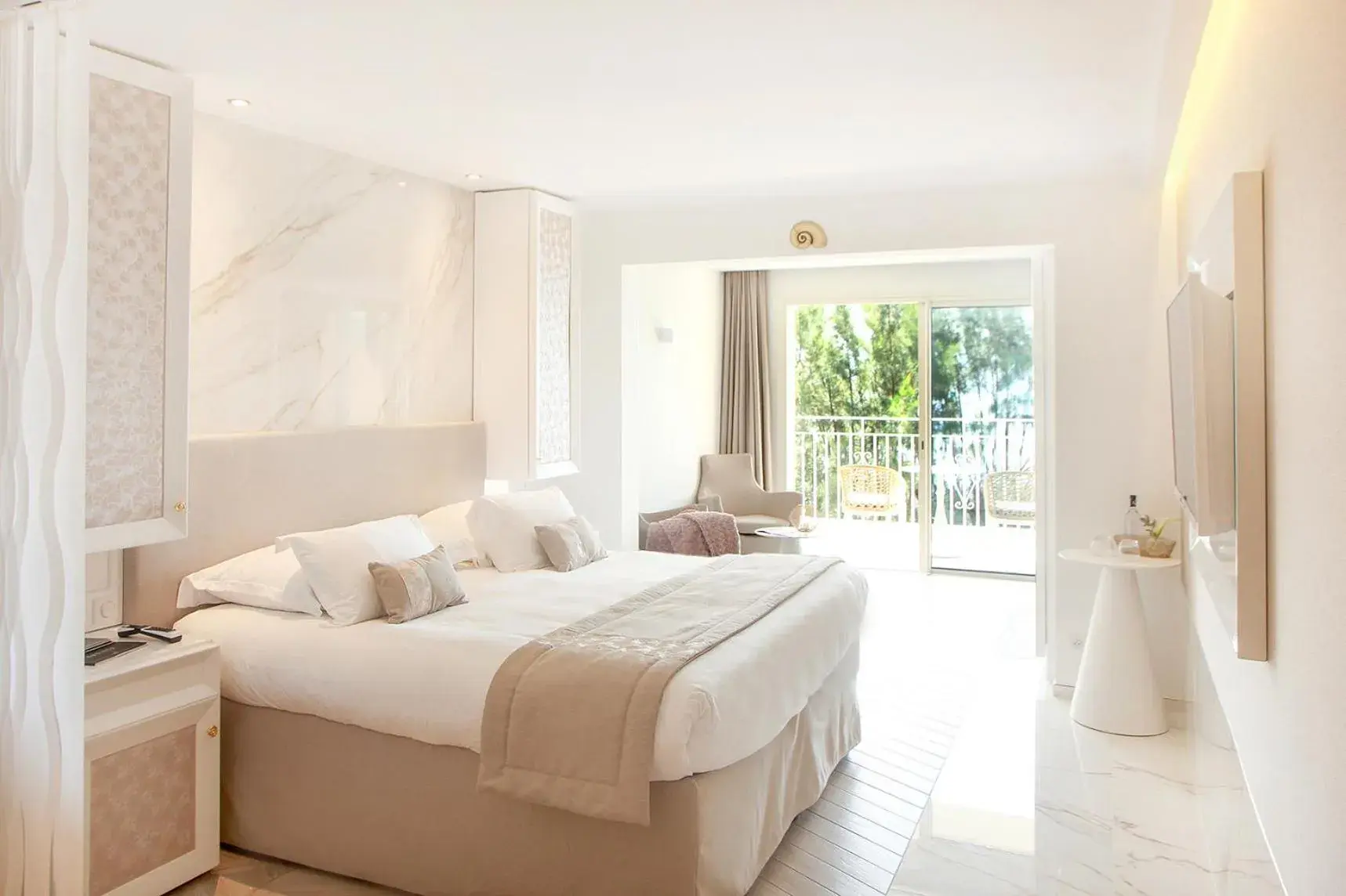 superior chic room in Hôtel Marinca & Spa superior chic room in Hôtel Marinca & Spa