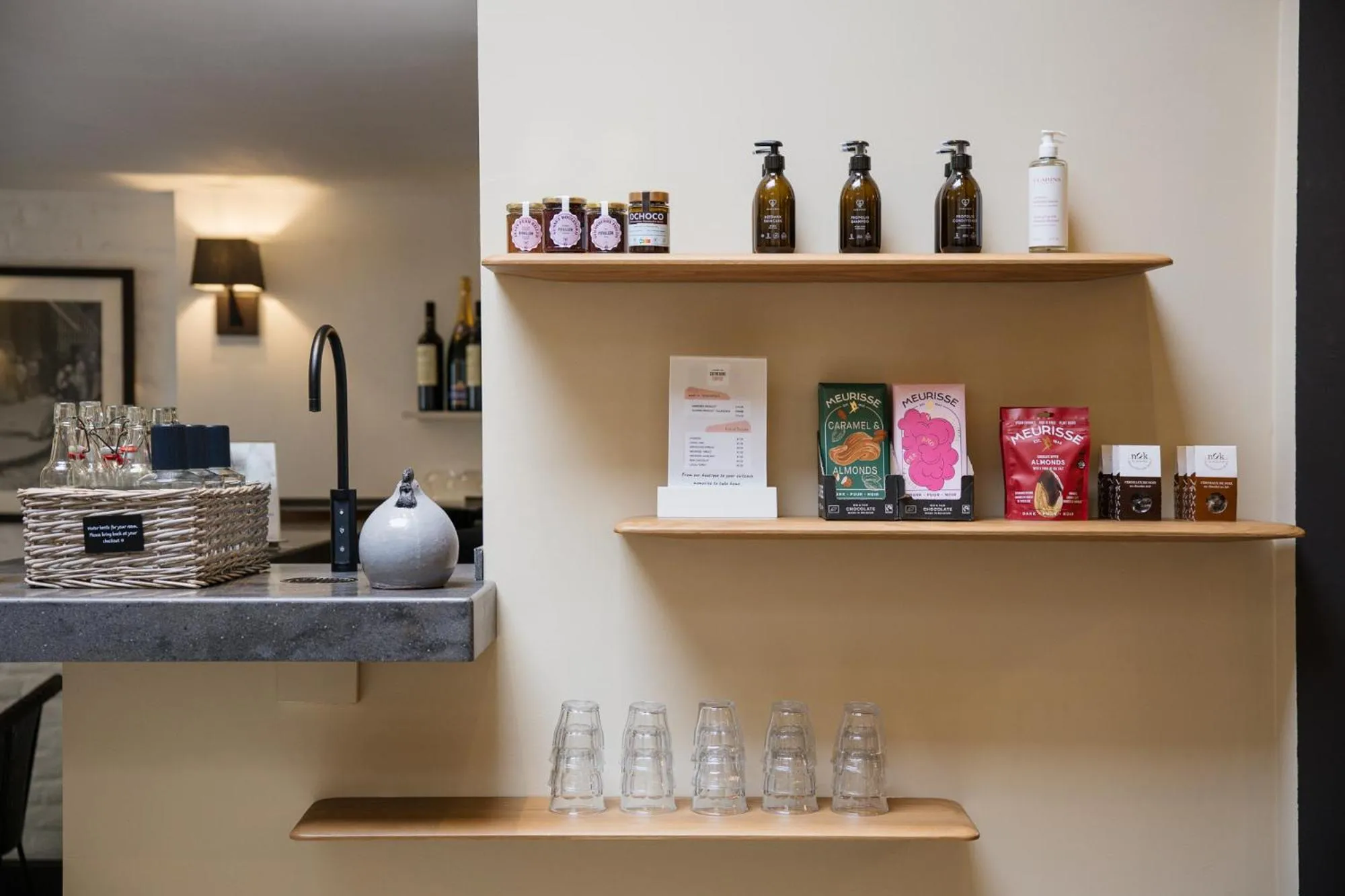 Food and drinks in Hotel Made In Louise