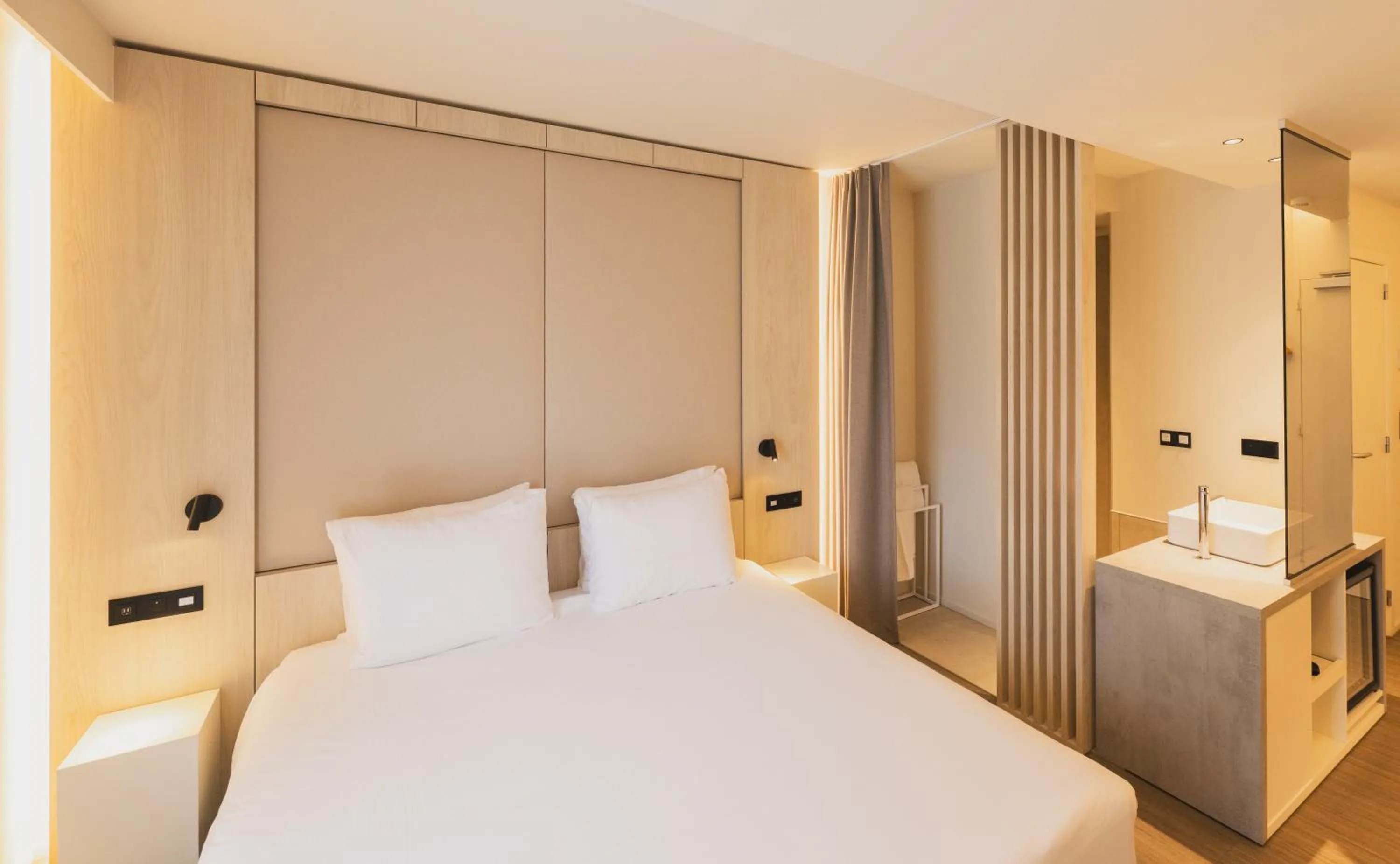 Photo of the whole room, Bed in Begijnhof Hotel