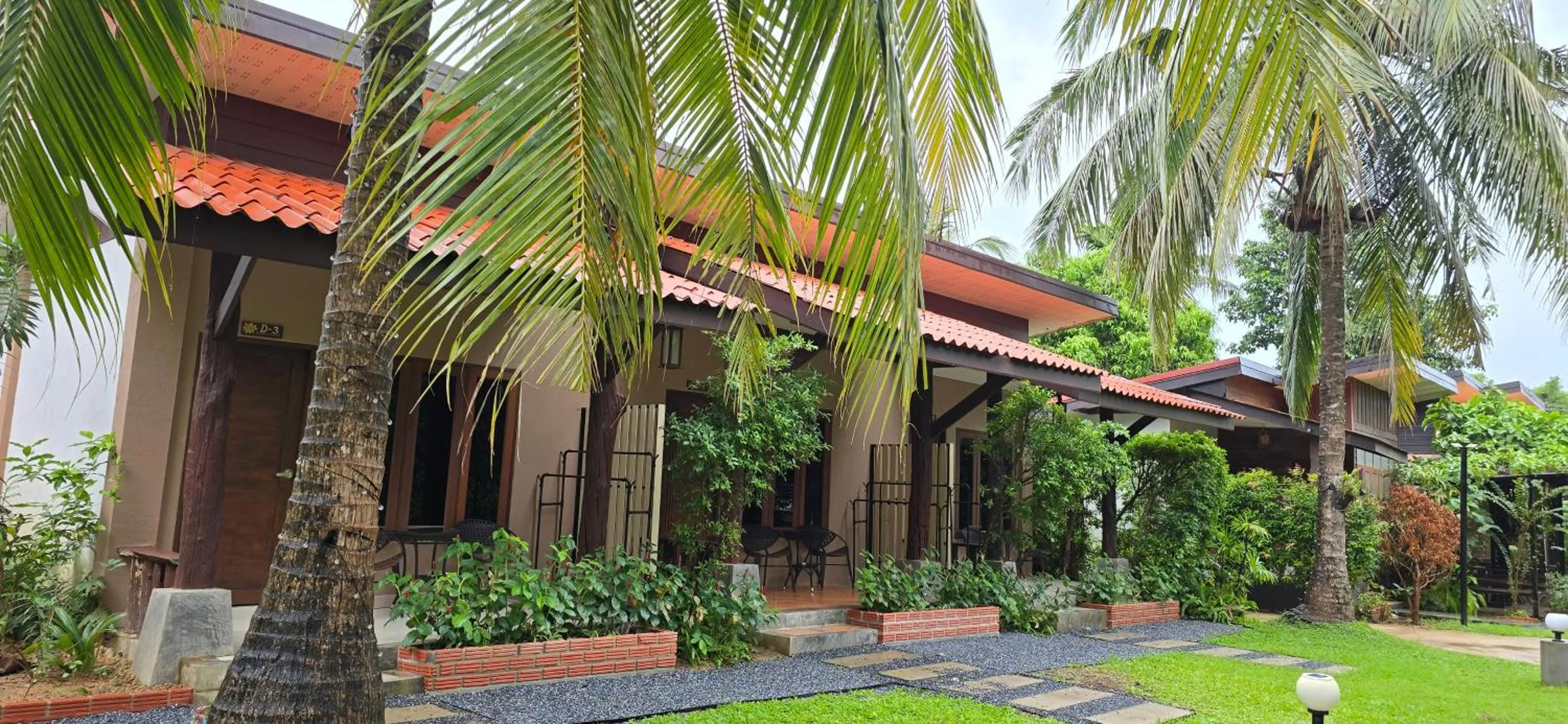 Baan Suan Rim Klong Resort