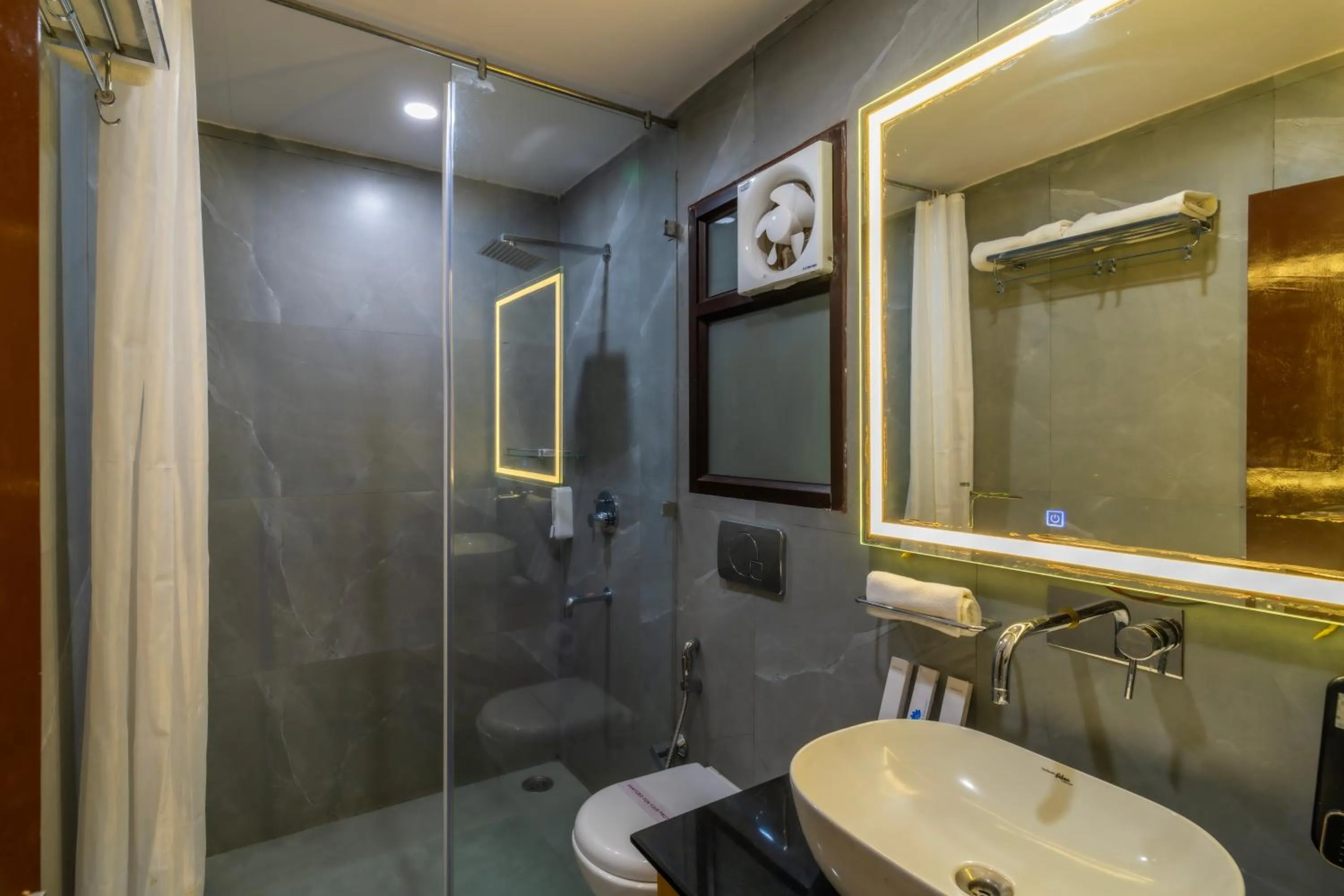 Bathroom in Samskara & Samsara