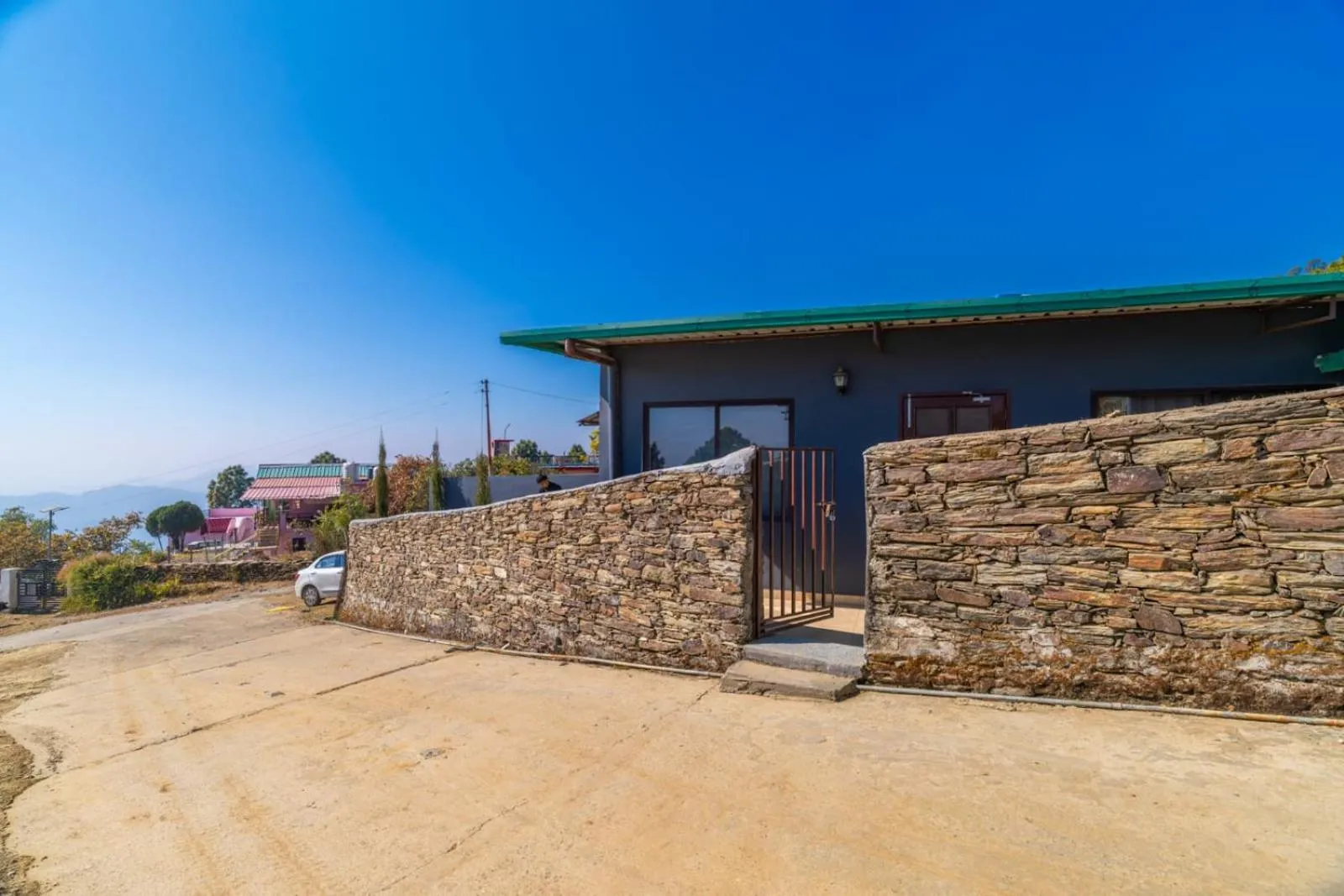 Facade/entrance in Samskara & Samsara