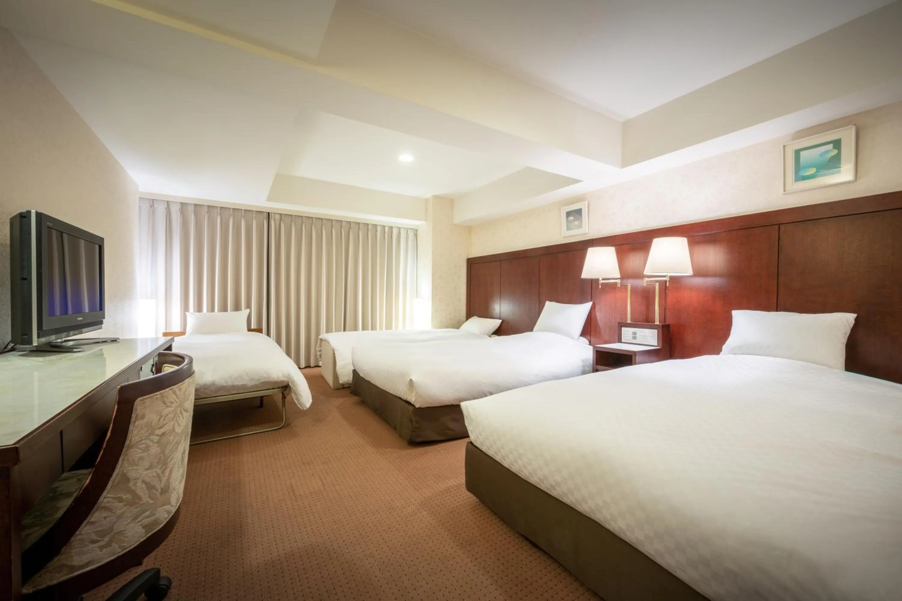 Photo of the whole room, Bed in Niigata Grand Hotel