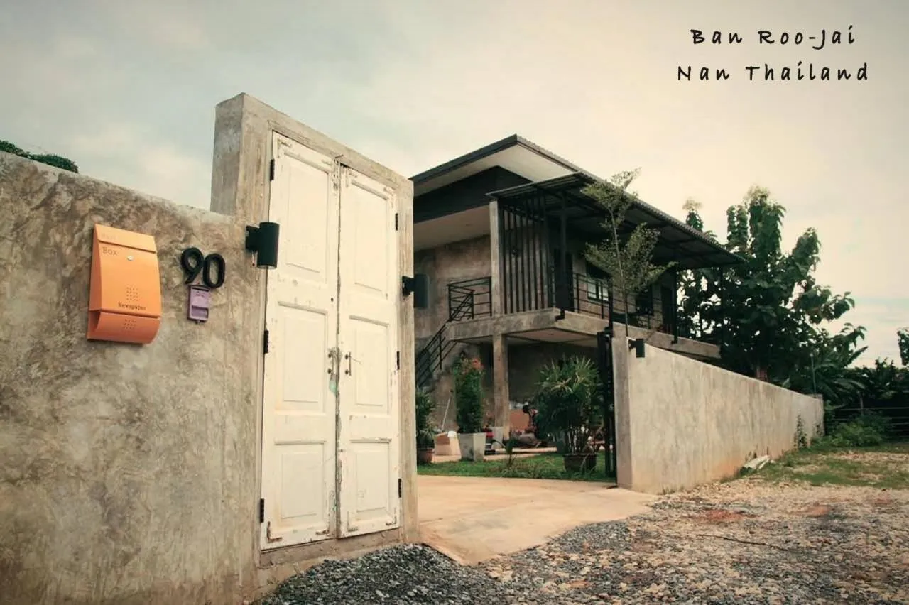 Facade/entrance in Ban Roojai