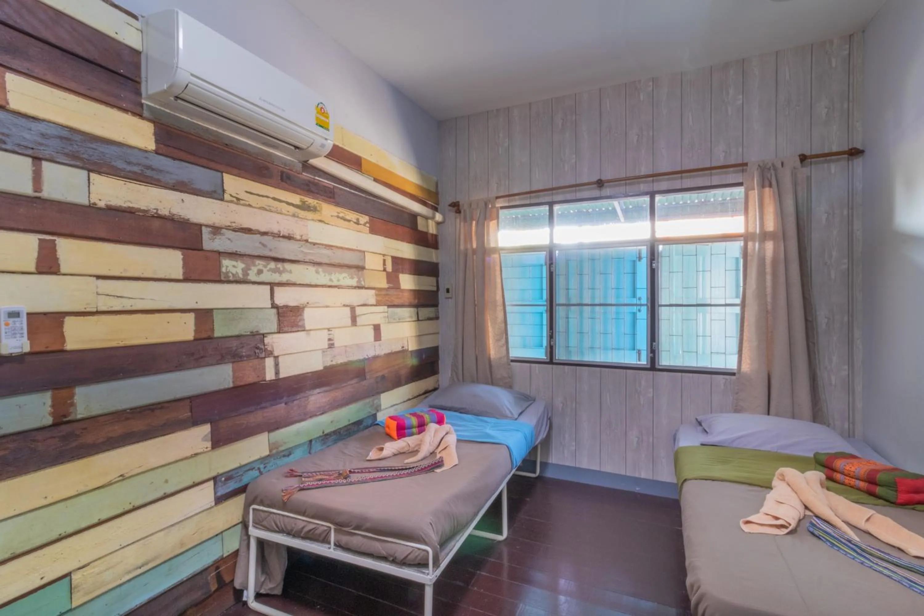 Bed in Sor Vorapin Muay Thai Home