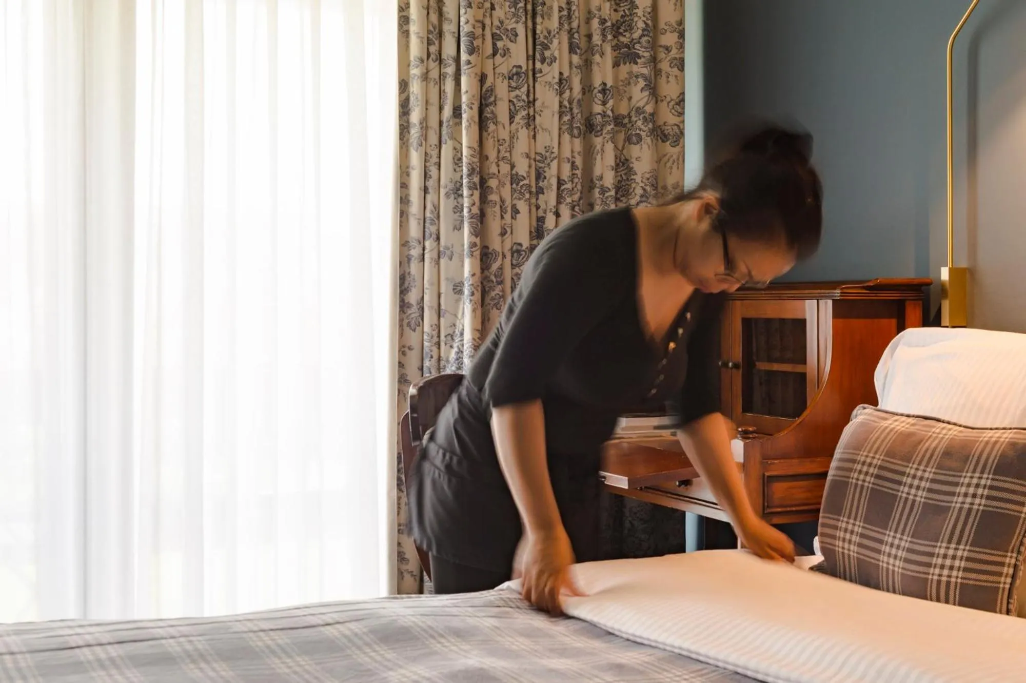 Staff, Bed in Country House Duinhof