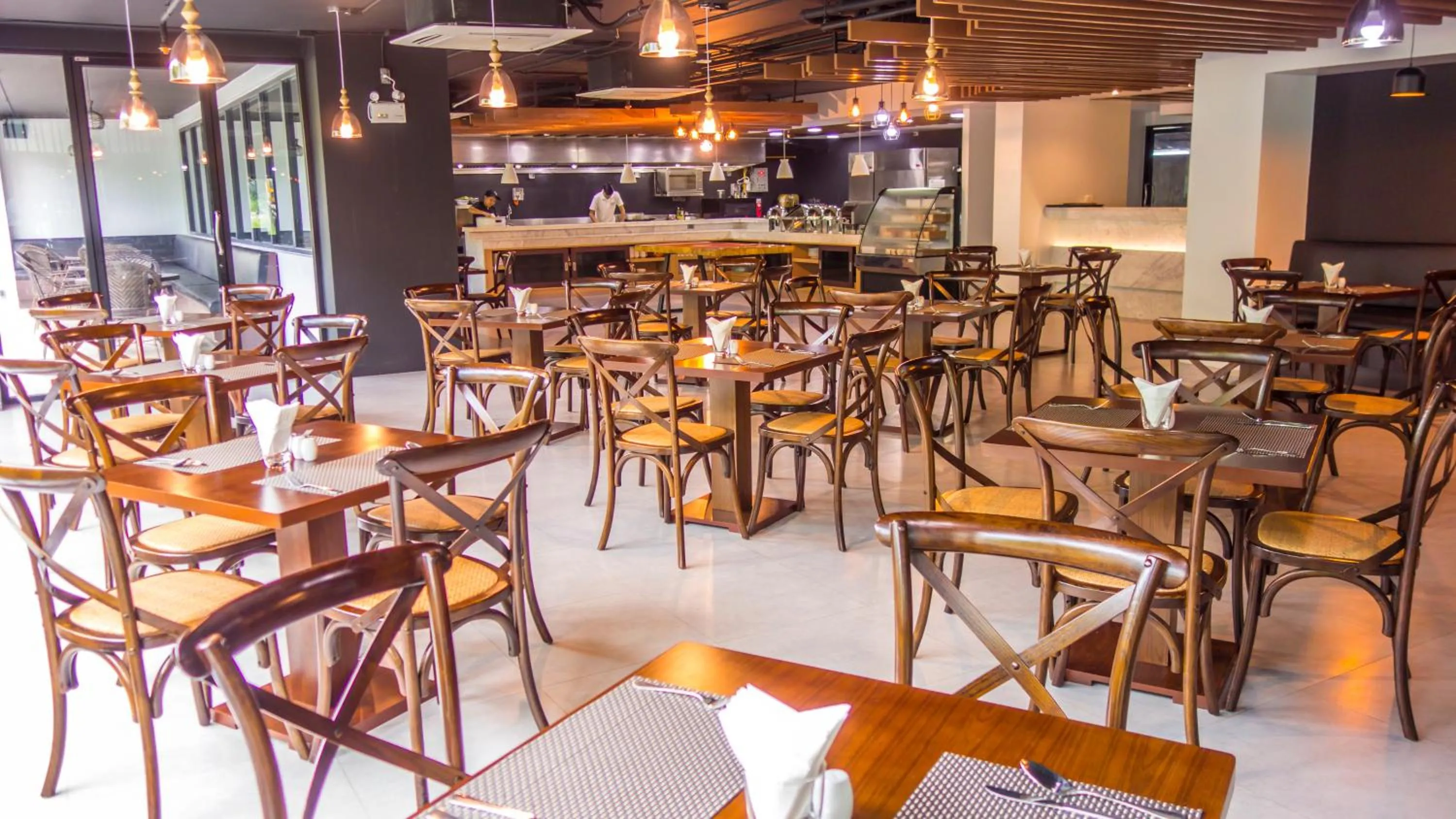 Restaurant/places to eat in Unique Regency Pattaya