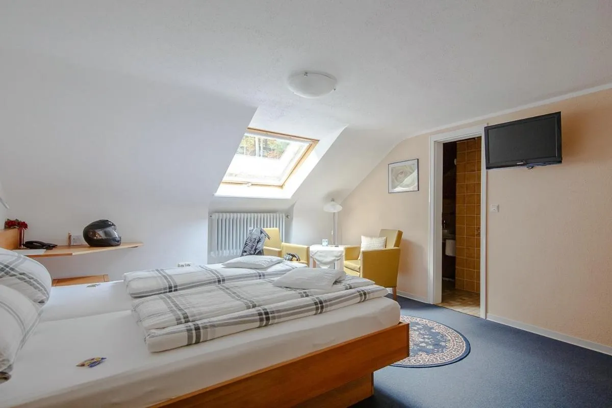 Bed in Villa Bruderfels, Garni