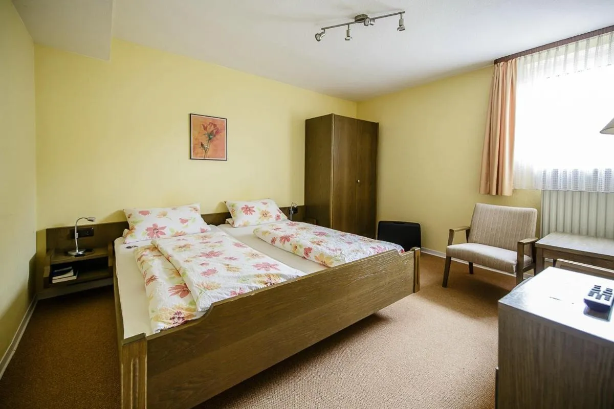 Bed in Villa Bruderfels, Garni