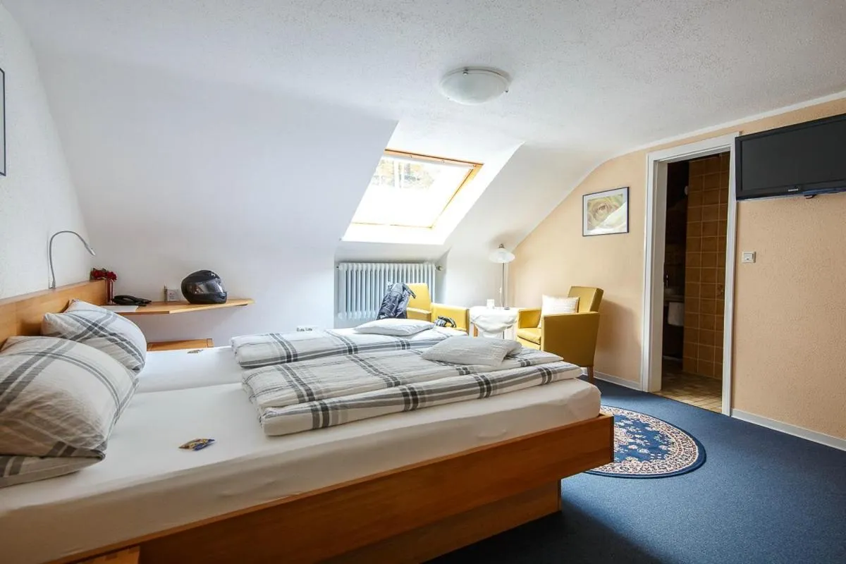 Bed in Villa Bruderfels, Garni