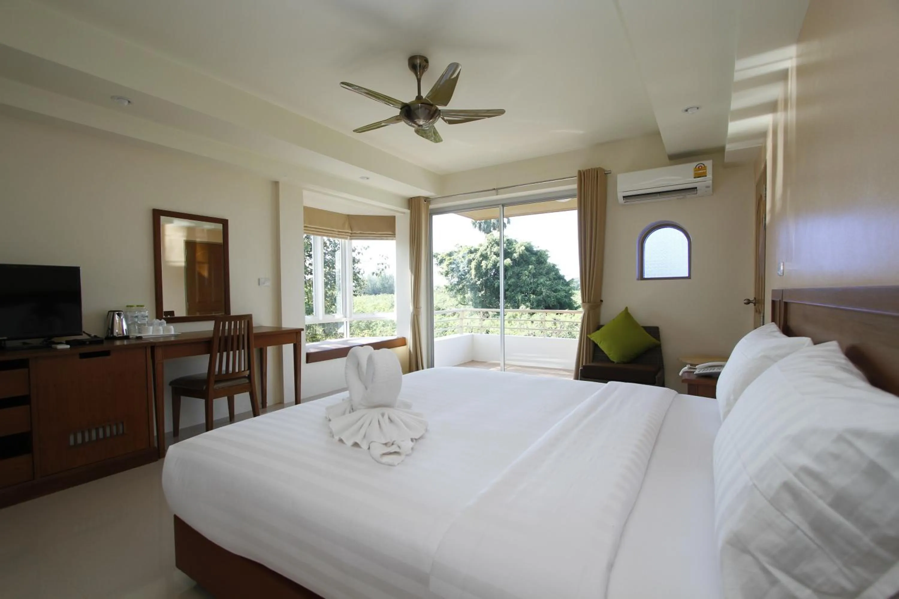 Deluxe Double Room in Villa Blanca Hotel & Restaurant