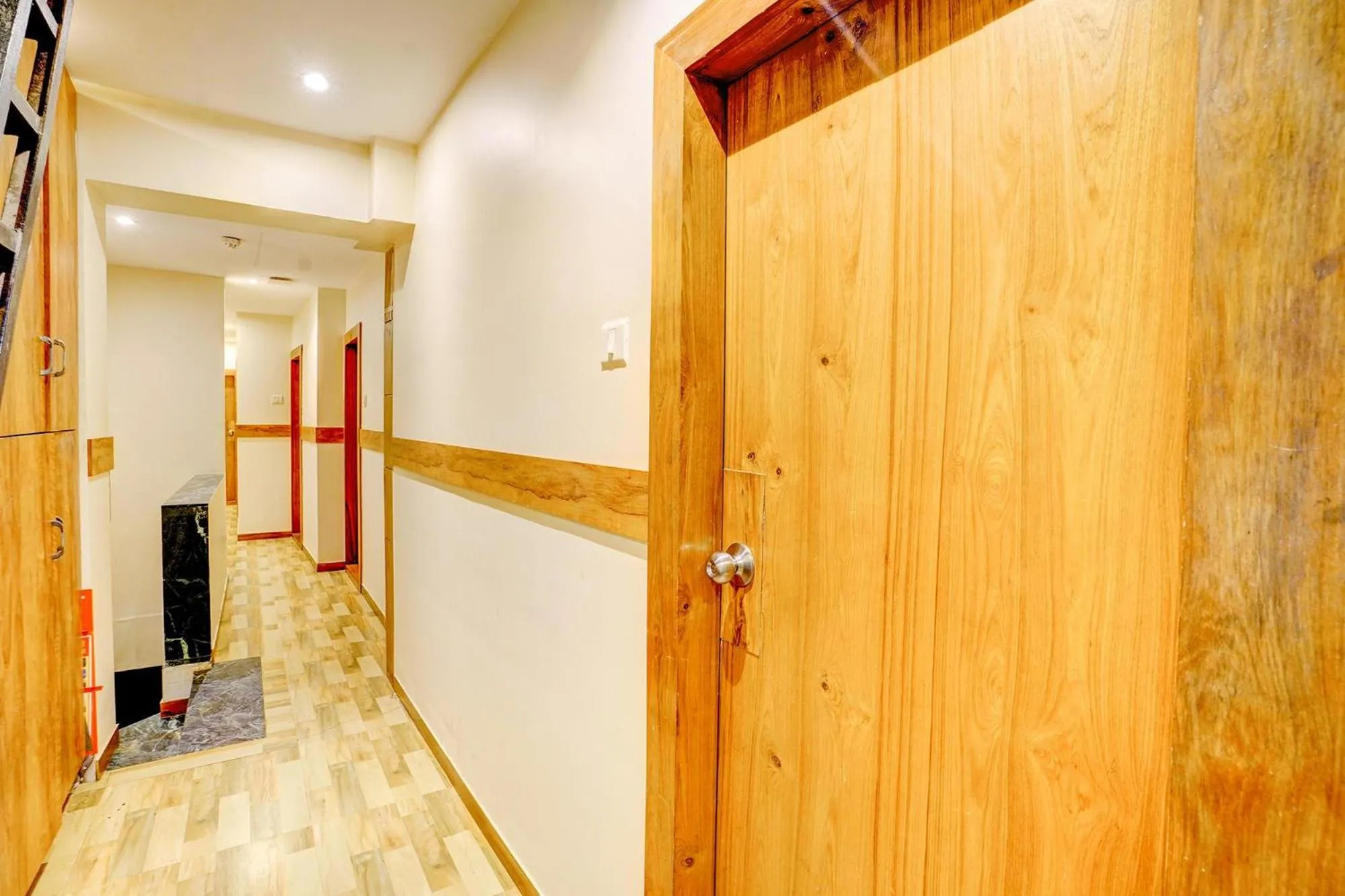 Lobby or reception in FabHotel Indore Palace