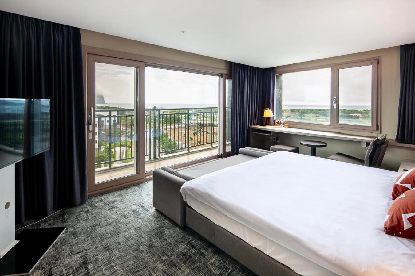 Bedroom, Bed in The Best Jeju Seongsan