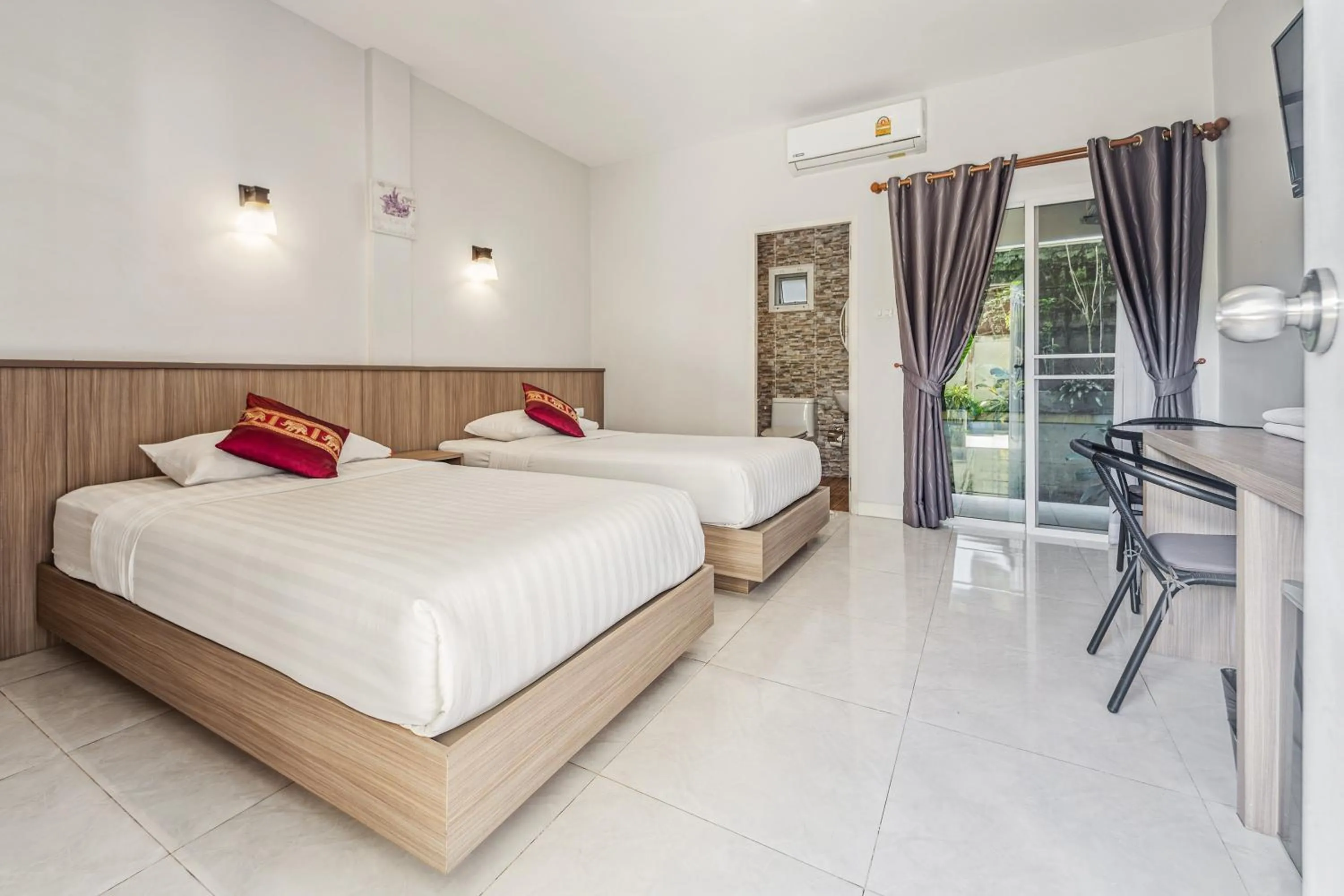 Bed in Winrisa Place