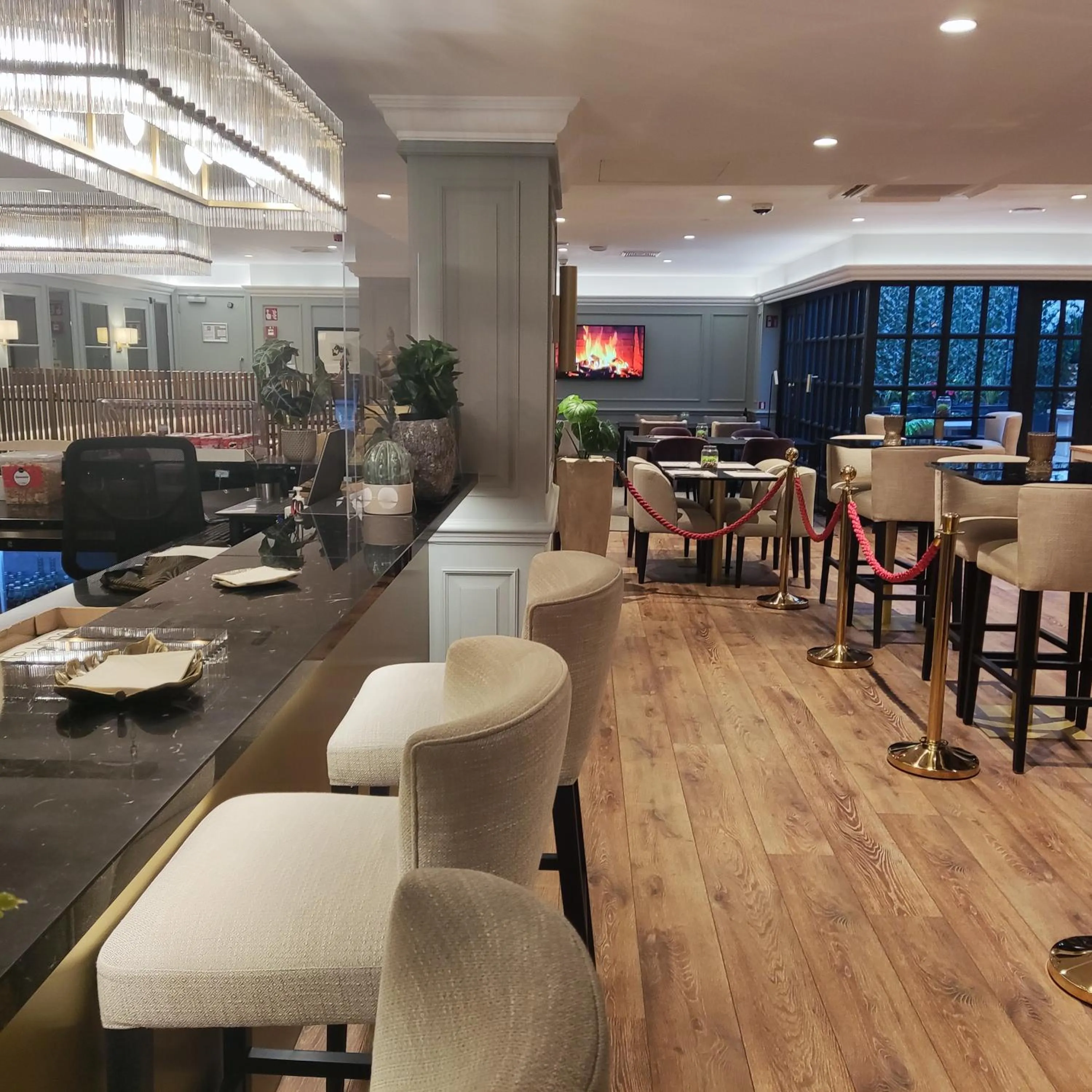 Restaurant/places to eat in Hotel Avenue Louise Brussels Trademark Collection by Wyndham