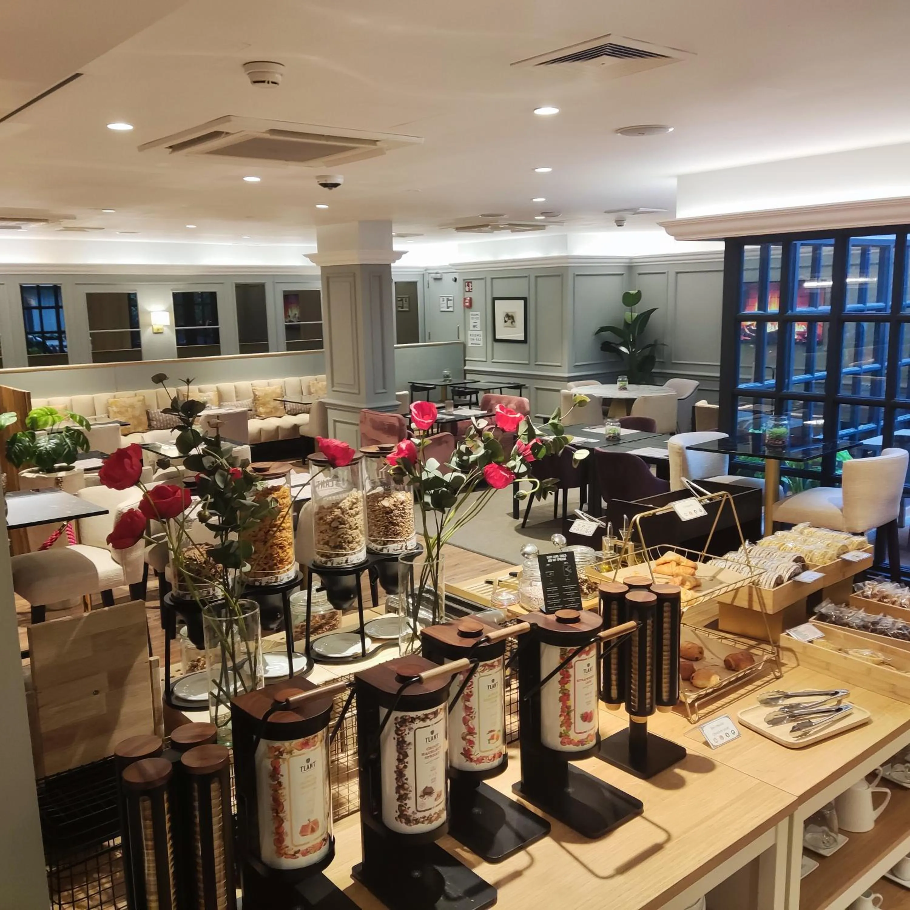 Restaurant/places to eat in Hotel Avenue Louise Brussels Trademark Collection by Wyndham