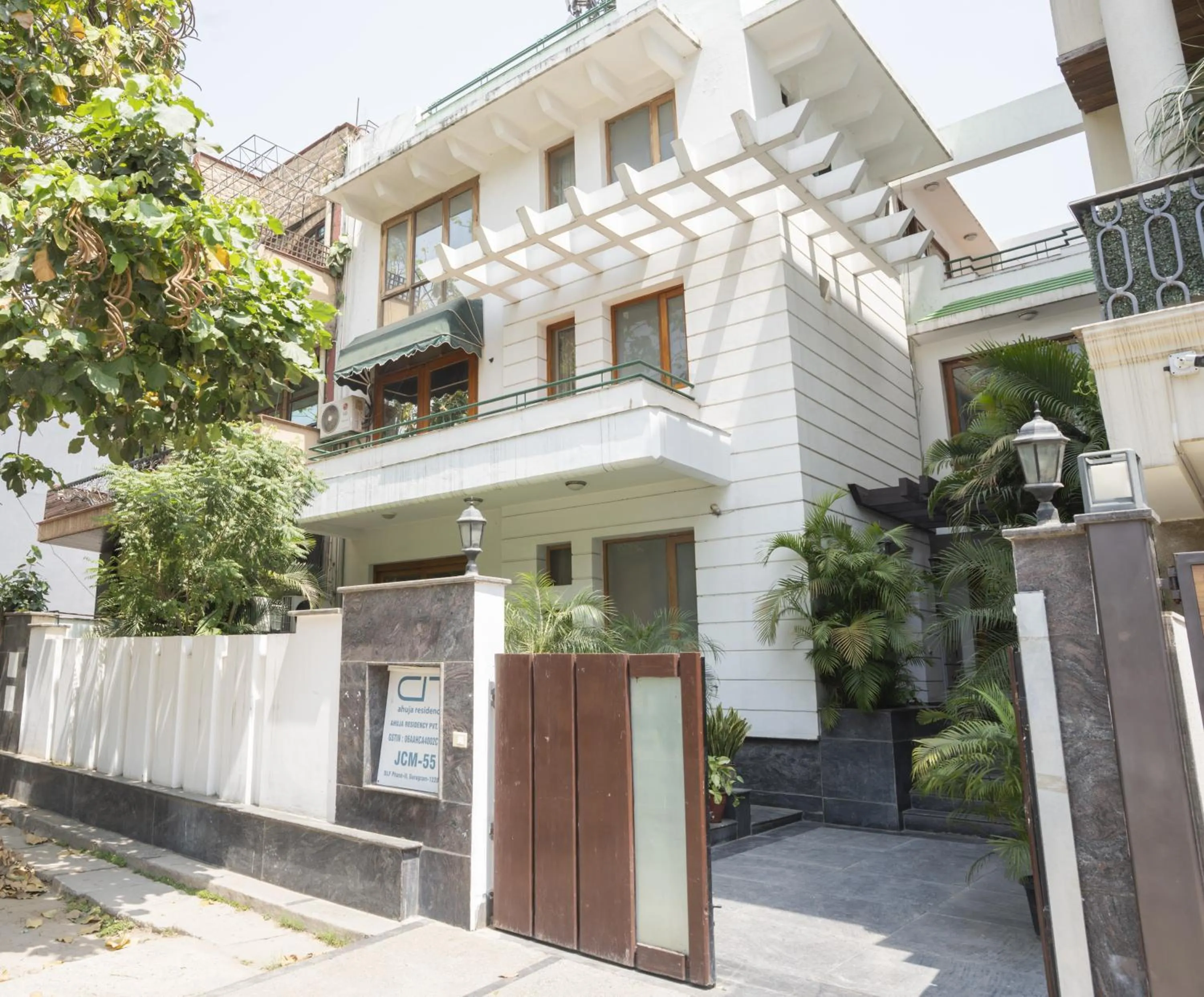 Property building in Ahuja Residency Cyber City I