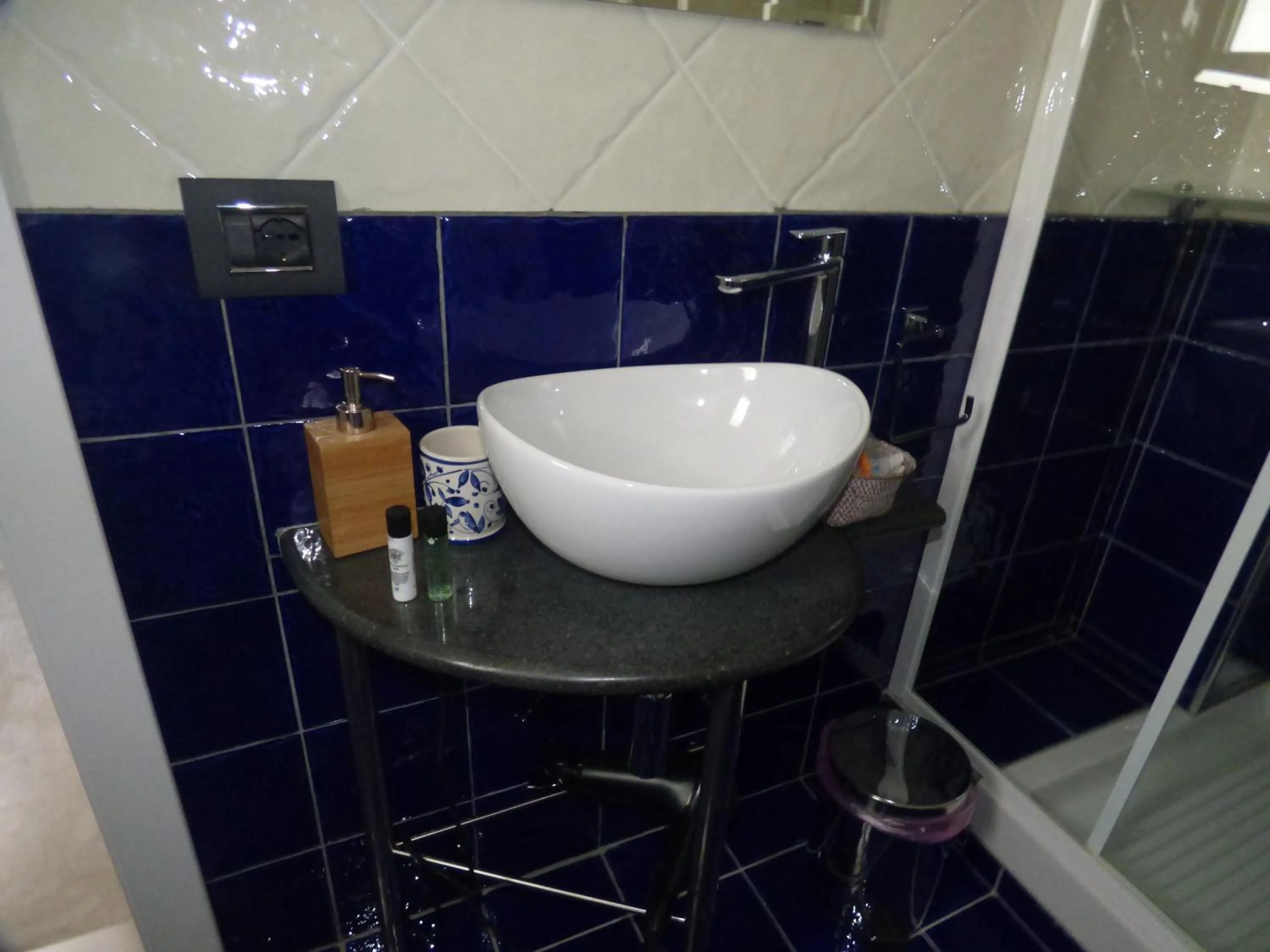 Toilet in Conte di Morelia