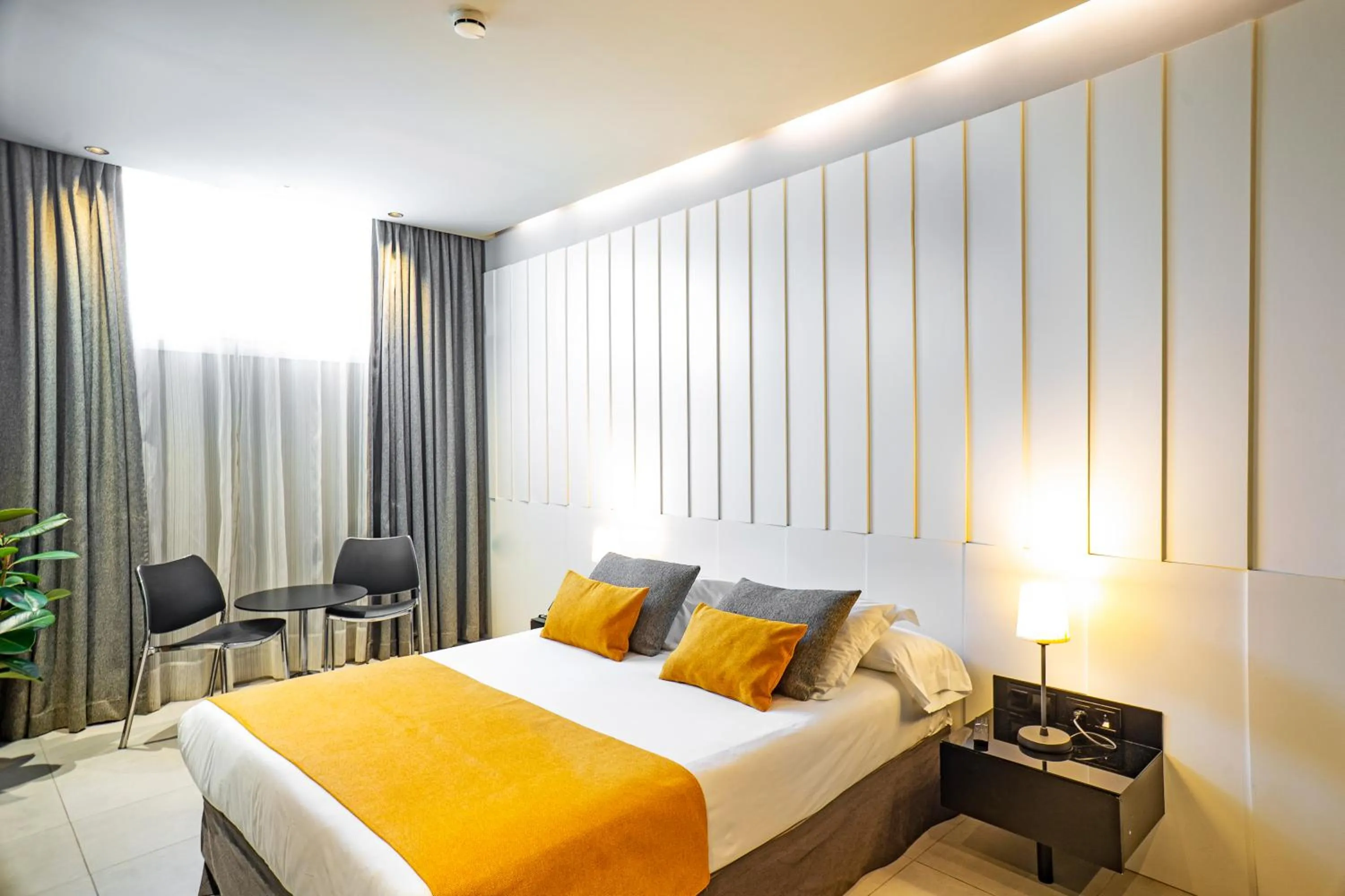 Bedroom, Bed in Costa del Sol Torremolinos Hotel